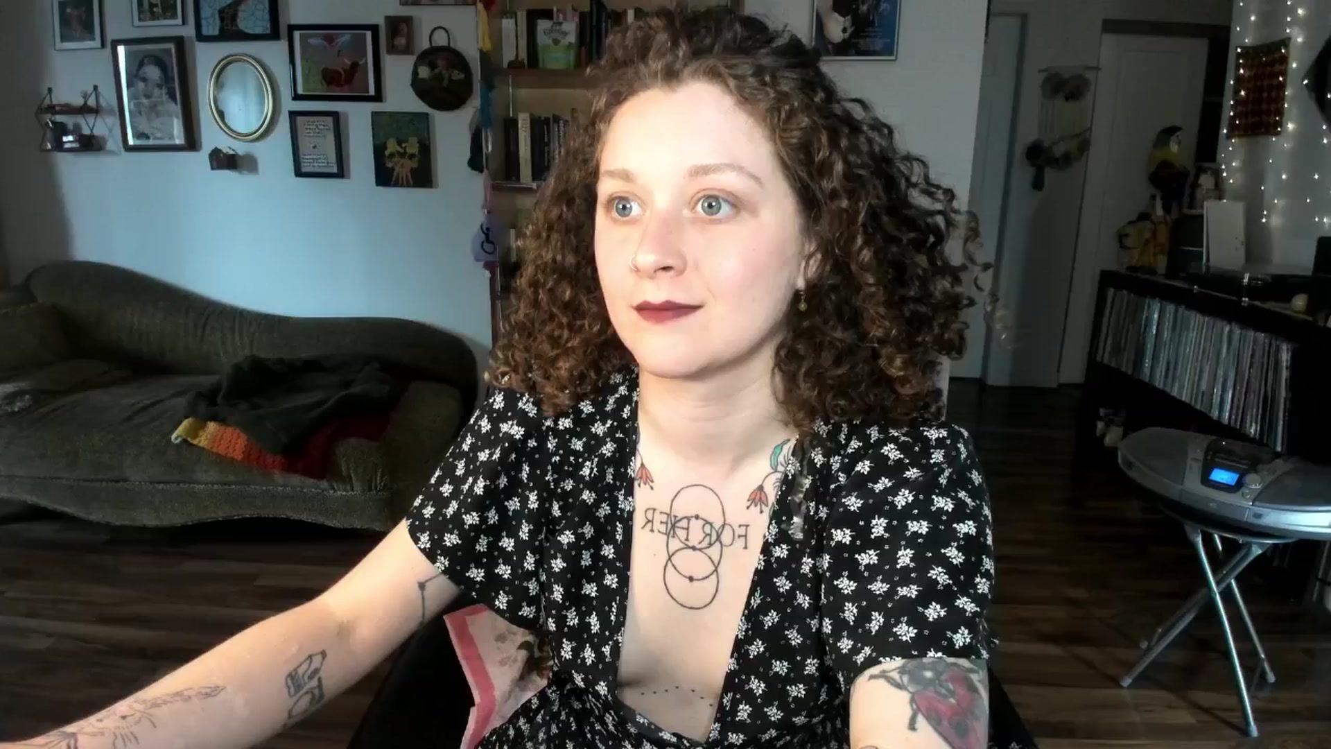 Gallery image thumbnail from PeachyQueen_'s myfreecams stream on, 04/30/2025, 21:28 image 13 of 20