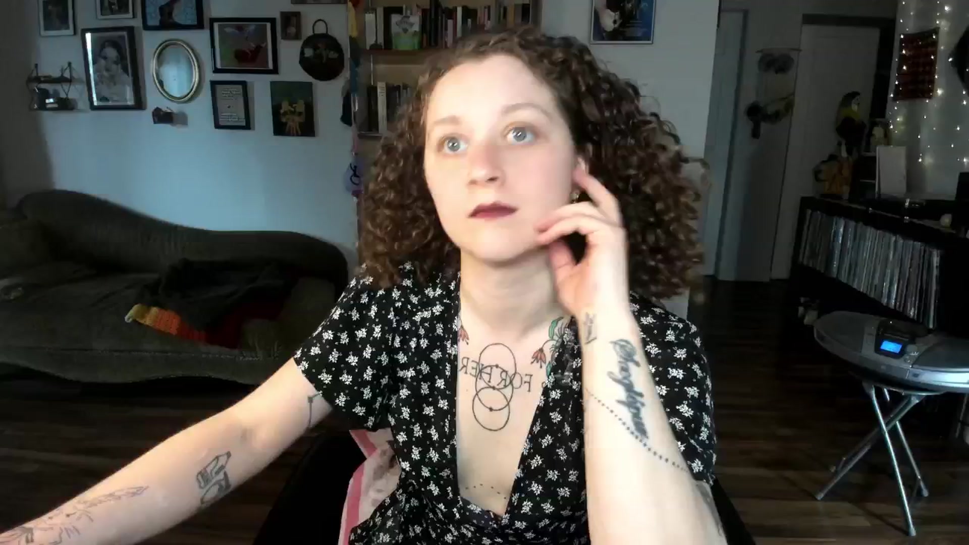 Gallery image thumbnail from PeachyQueen_'s myfreecams stream on, 04/30/2025, 21:28 image 5 of 20