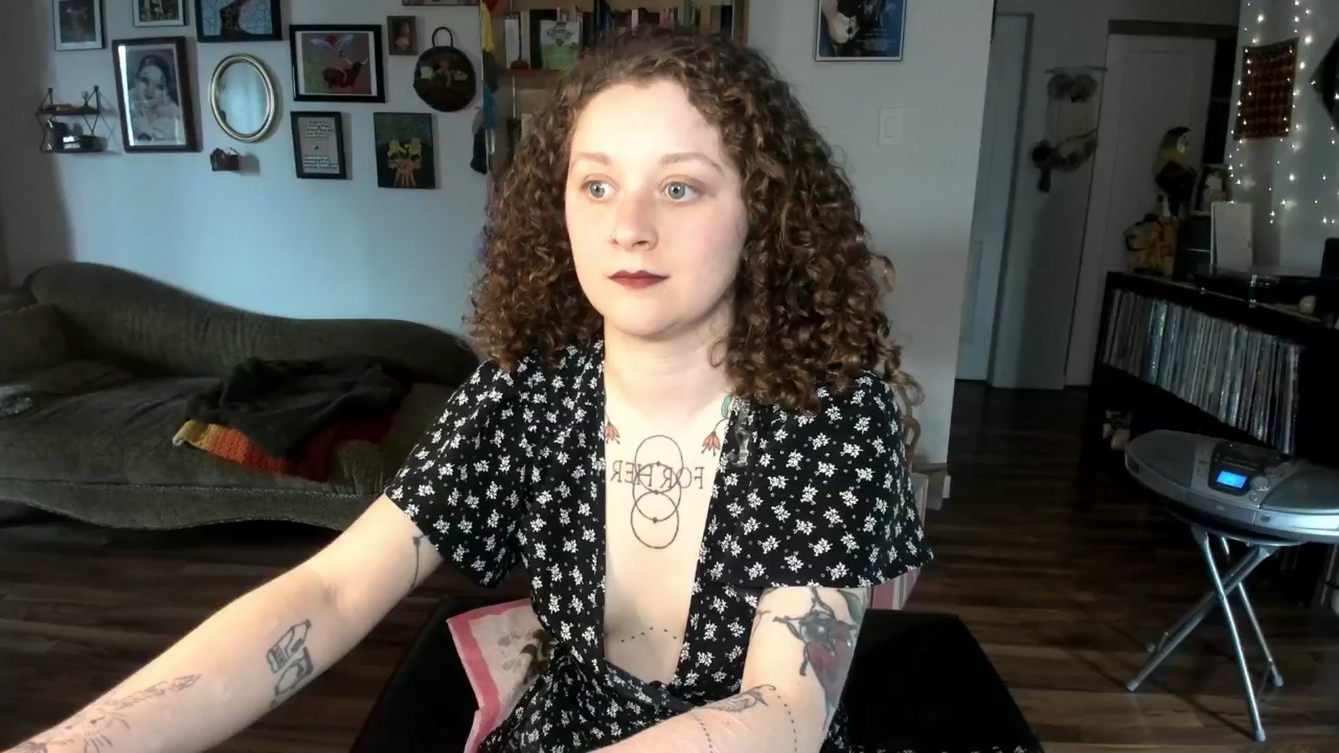 Gallery image thumbnail from PeachyQueen_'s myfreecams stream on, 04/30/2025, 21:28 image 10 of 20