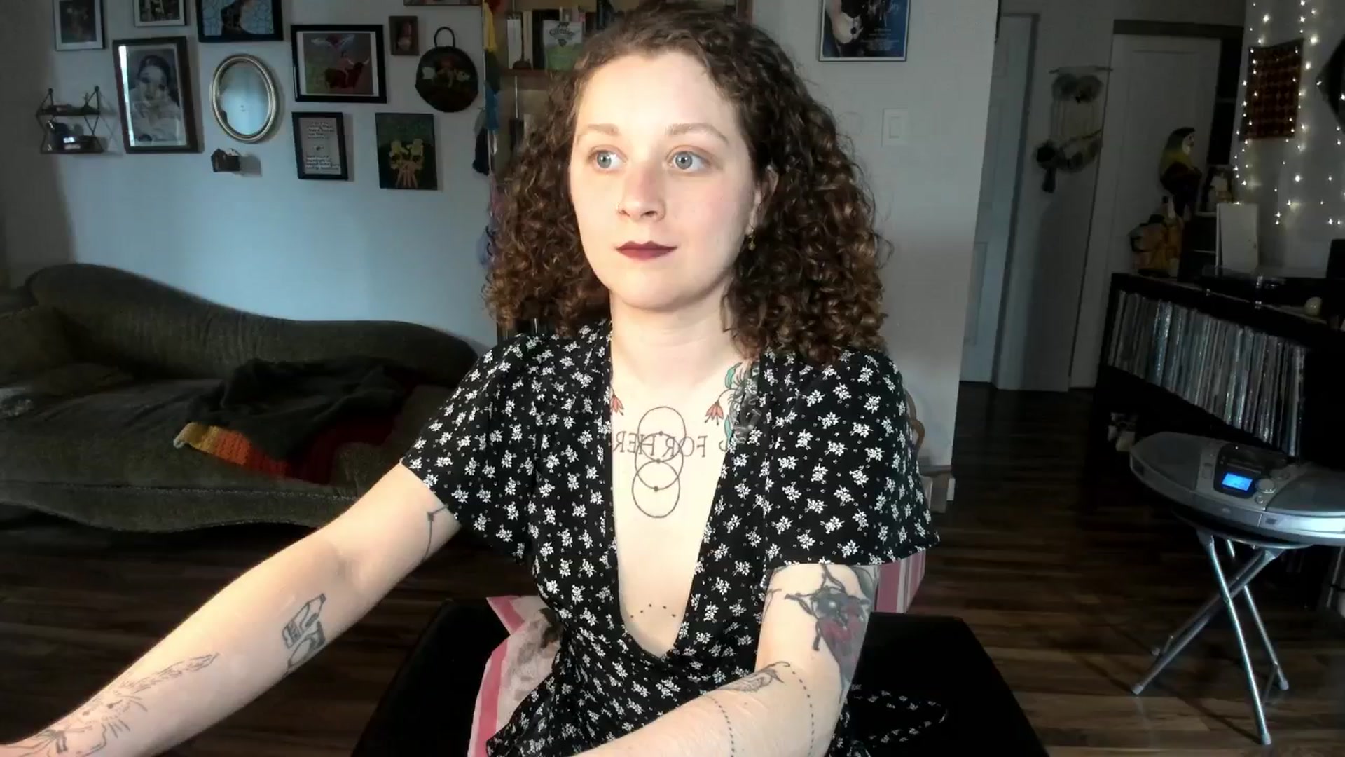 Gallery image thumbnail from PeachyQueen_'s myfreecams stream on, 04/30/2025, 21:28 image 2 of 20