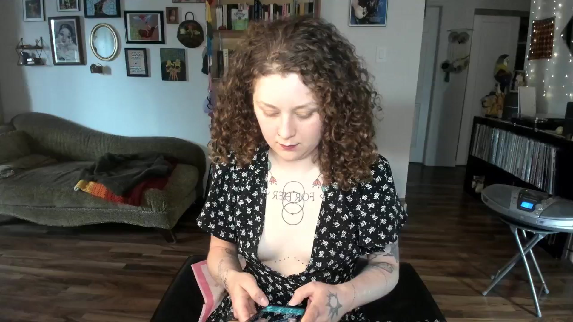 Gallery image thumbnail from PeachyQueen_'s myfreecams stream on, 04/30/2025, 21:28 image 12 of 20