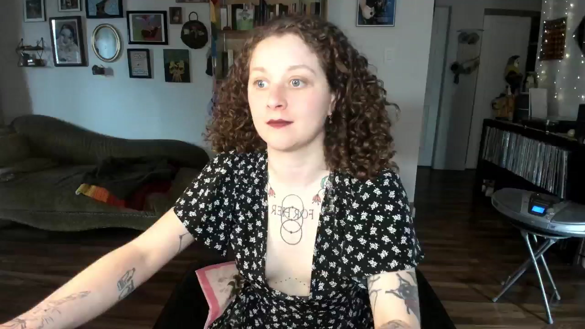 Gallery image thumbnail from PeachyQueen_'s myfreecams stream on, 04/30/2025, 21:28 image 6 of 20