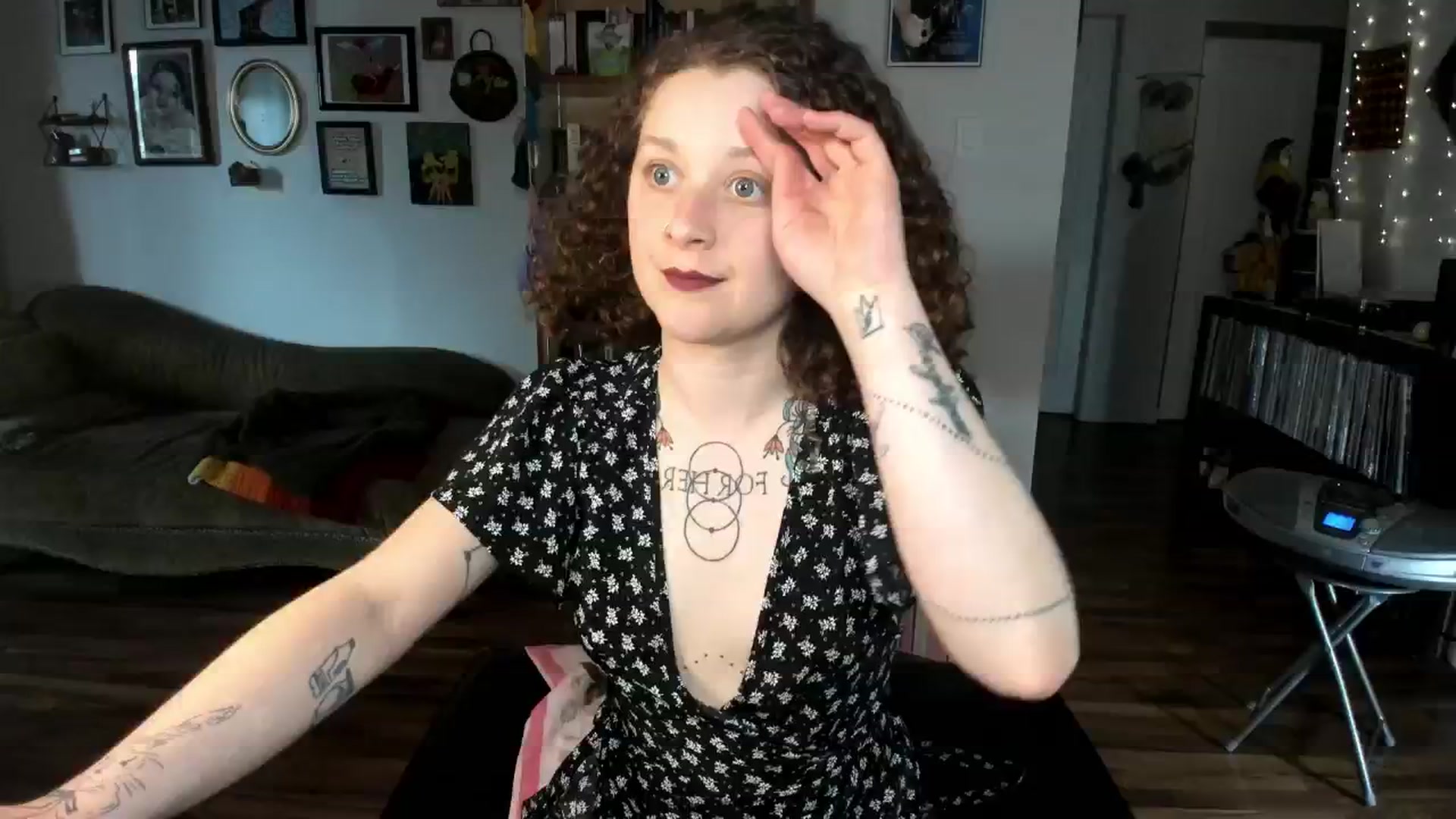 Gallery image thumbnail from PeachyQueen_'s myfreecams stream on, 04/30/2025, 21:28 image 3 of 20