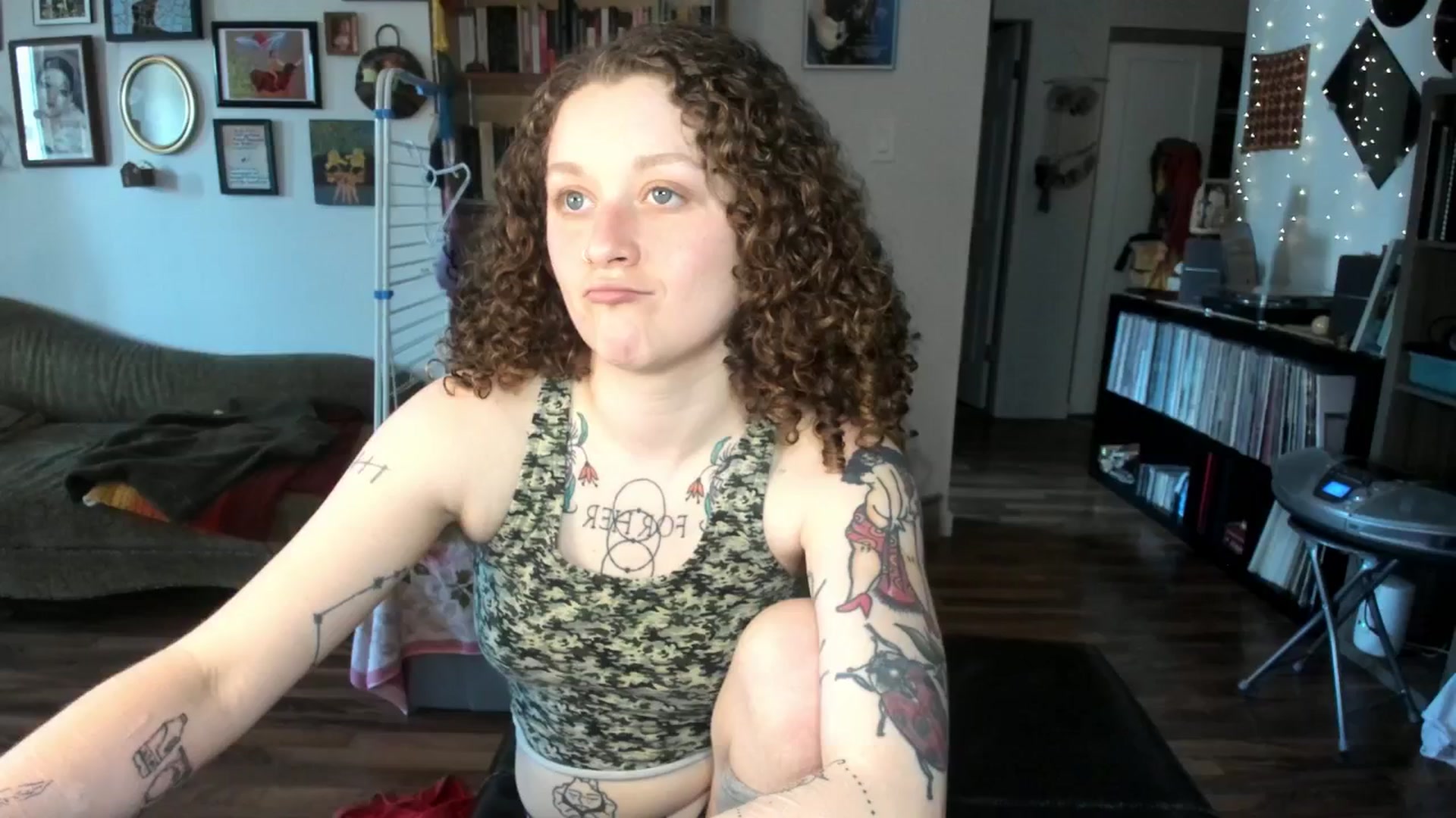 Gallery image thumbnail from PeachyQueen_'s myfreecams stream on, 05/02/2025, 18:56 image 7 of 20