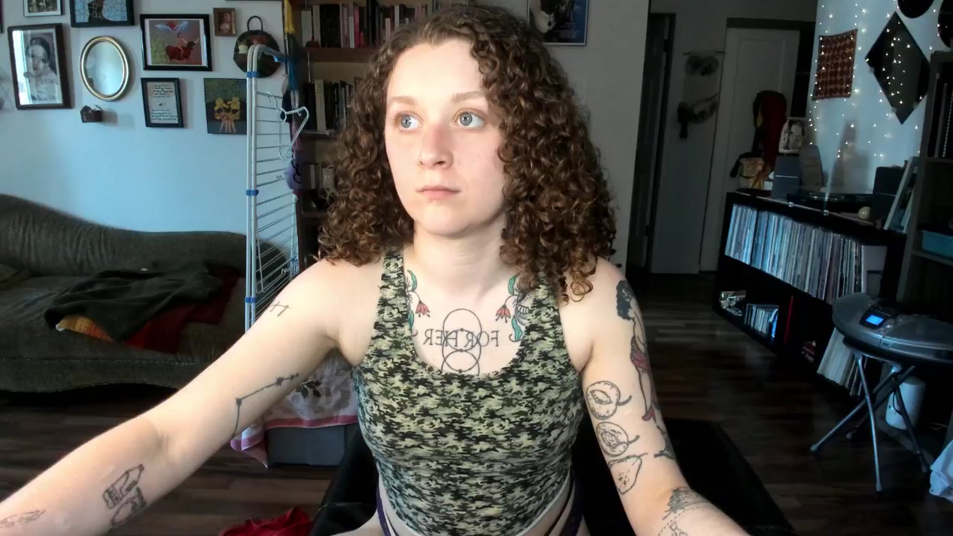 Gallery image thumbnail from PeachyQueen_'s myfreecams stream on, 05/02/2025, 18:56 image 6 of 20