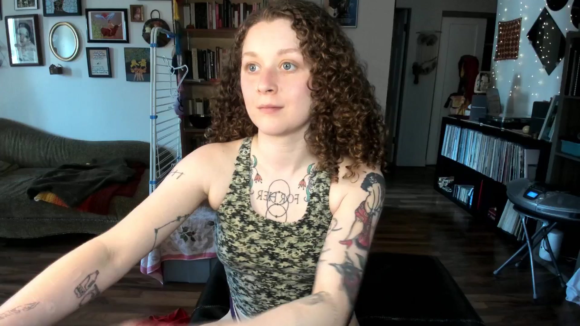 Gallery image thumbnail from PeachyQueen_'s myfreecams stream on, 05/02/2025, 18:56 image 4 of 20