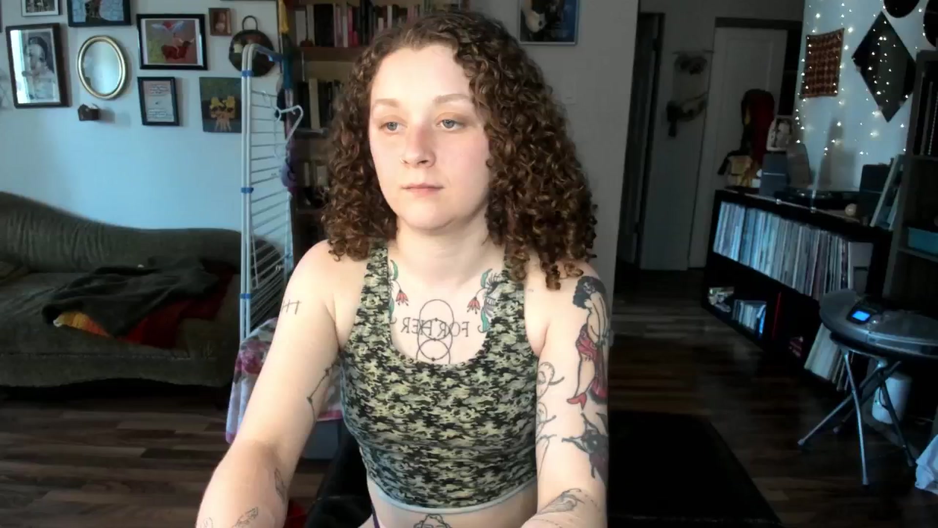 Gallery image thumbnail from PeachyQueen_'s myfreecams stream on, 05/02/2025, 18:56 image 9 of 20