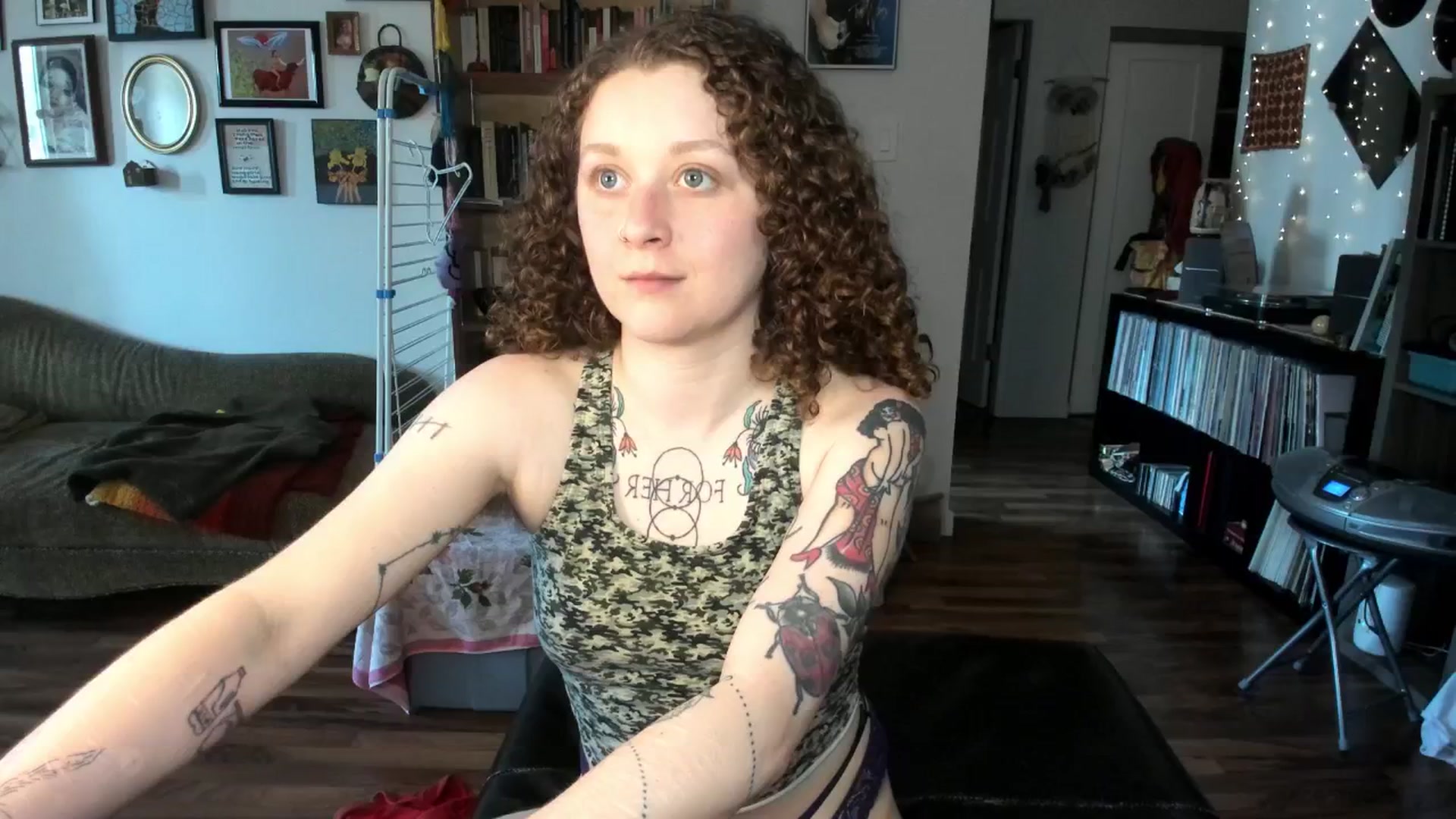 Gallery image thumbnail from PeachyQueen_'s myfreecams stream on, 05/02/2025, 18:56 image 5 of 20