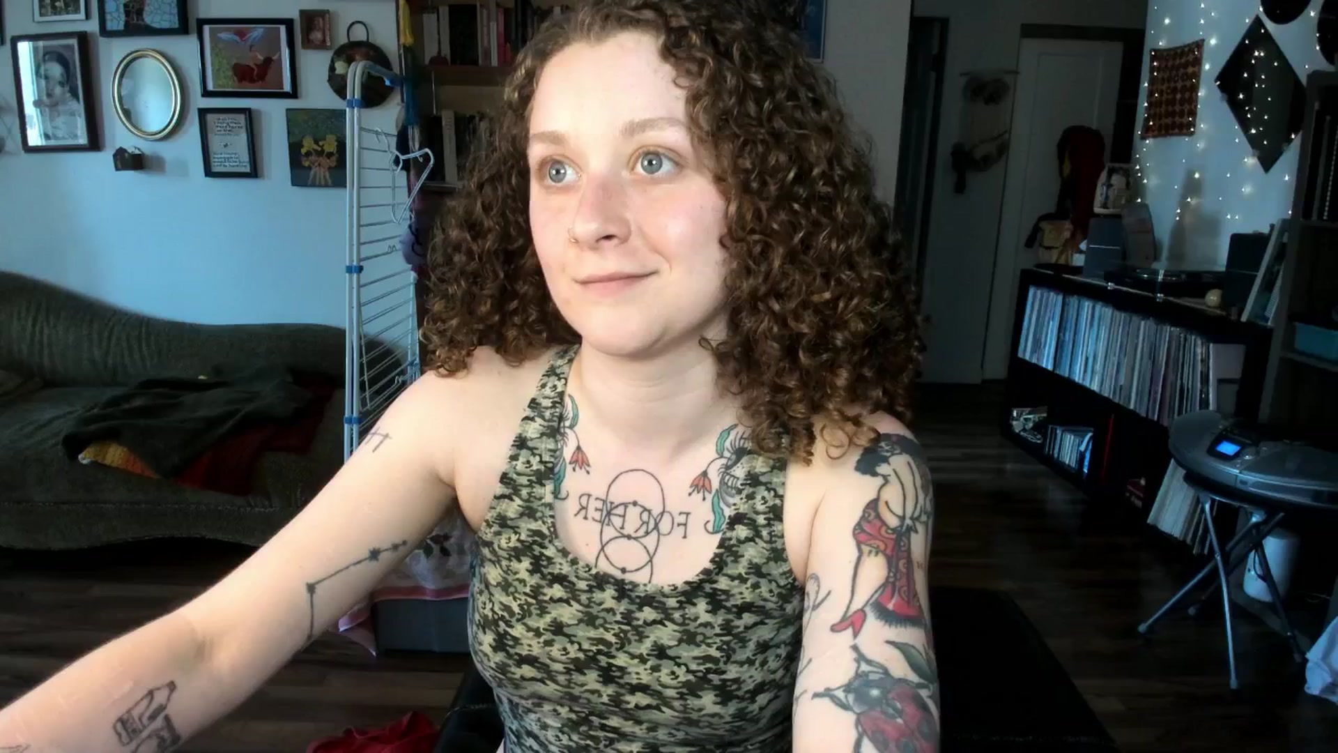 Gallery image thumbnail from PeachyQueen_'s myfreecams stream on, 05/02/2025, 18:56 image 14 of 20