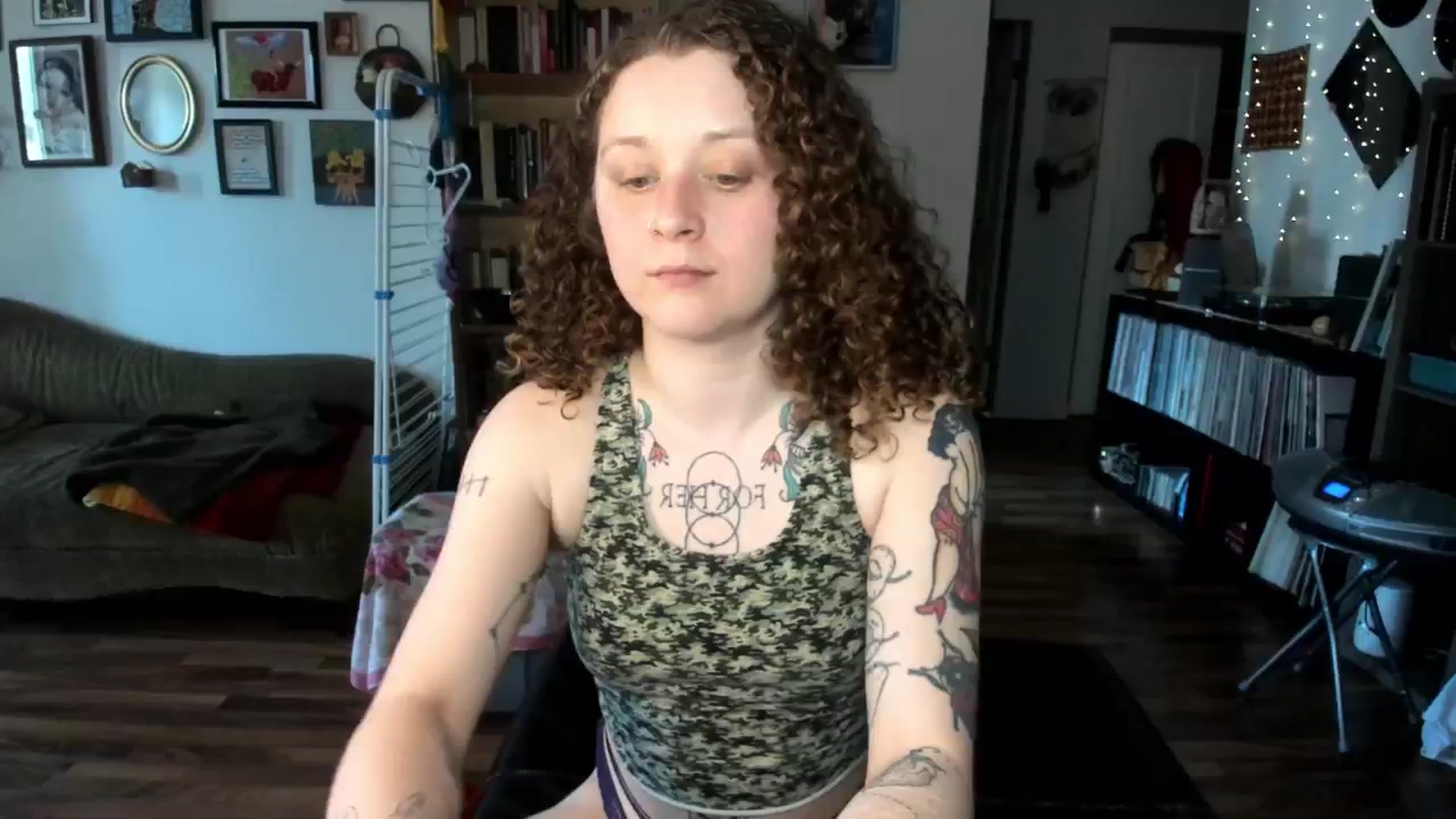 Gallery image thumbnail from PeachyQueen_'s myfreecams stream on, 05/02/2025, 18:56 image 1 of 20