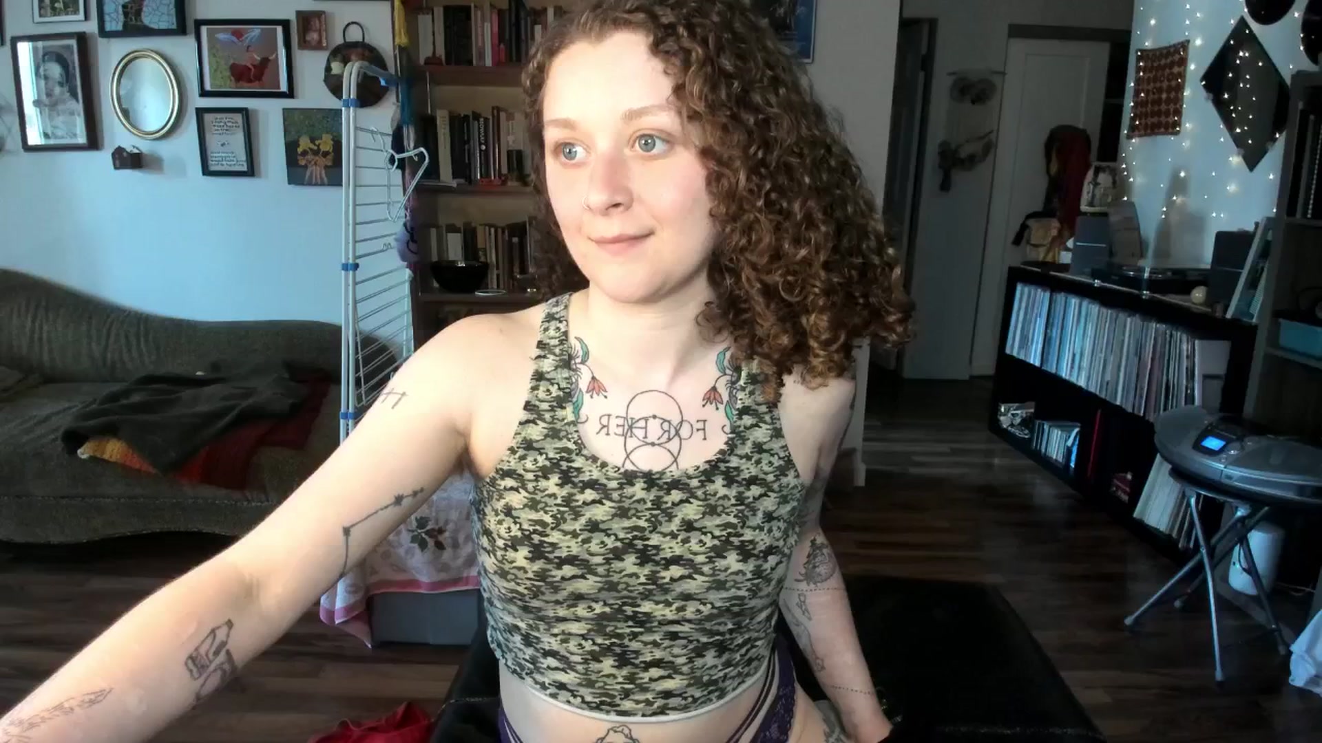 Gallery image thumbnail from PeachyQueen_'s myfreecams stream on, 05/02/2025, 18:56 image 18 of 20