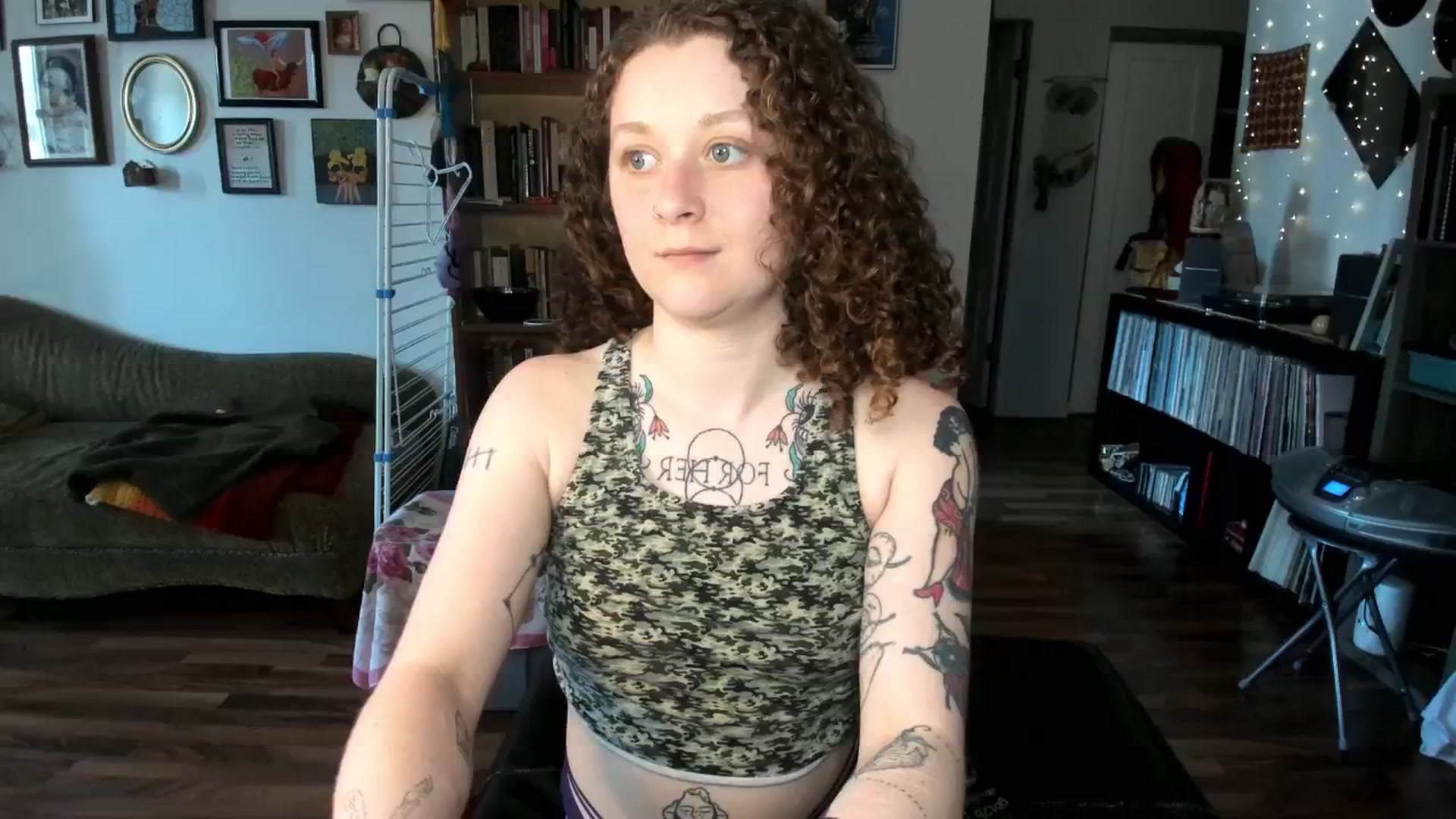 Gallery image thumbnail from PeachyQueen_'s myfreecams stream on, 05/02/2025, 18:56 image 19 of 20