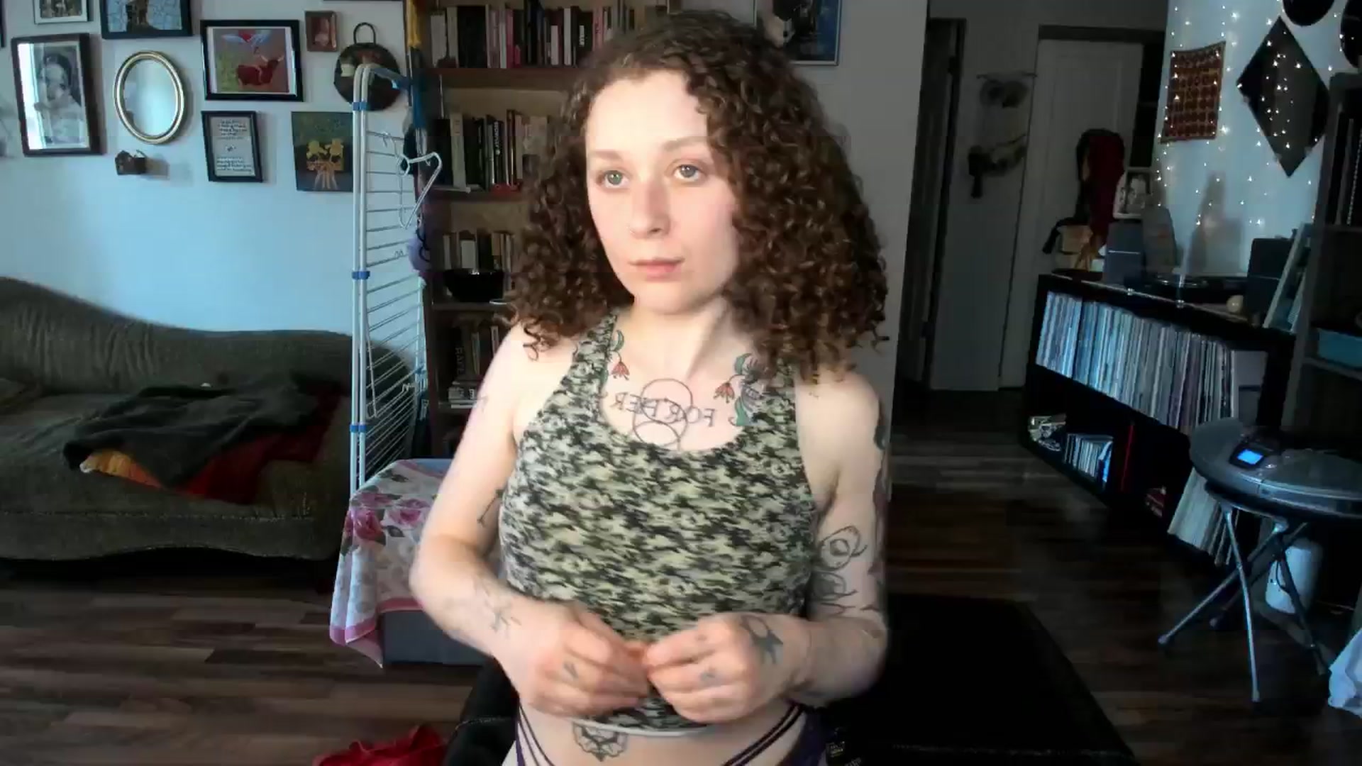 Gallery image thumbnail from PeachyQueen_'s myfreecams stream on, 05/02/2025, 18:56 image 15 of 20