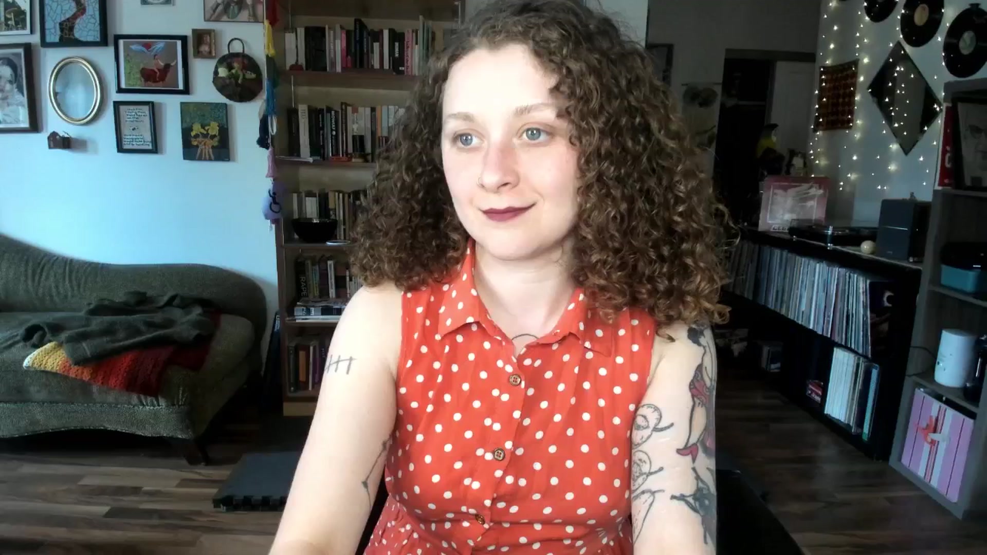 Gallery image thumbnail from PeachyQueen_'s myfreecams stream on, 05/05/2025, 21:37 image 3 of 20