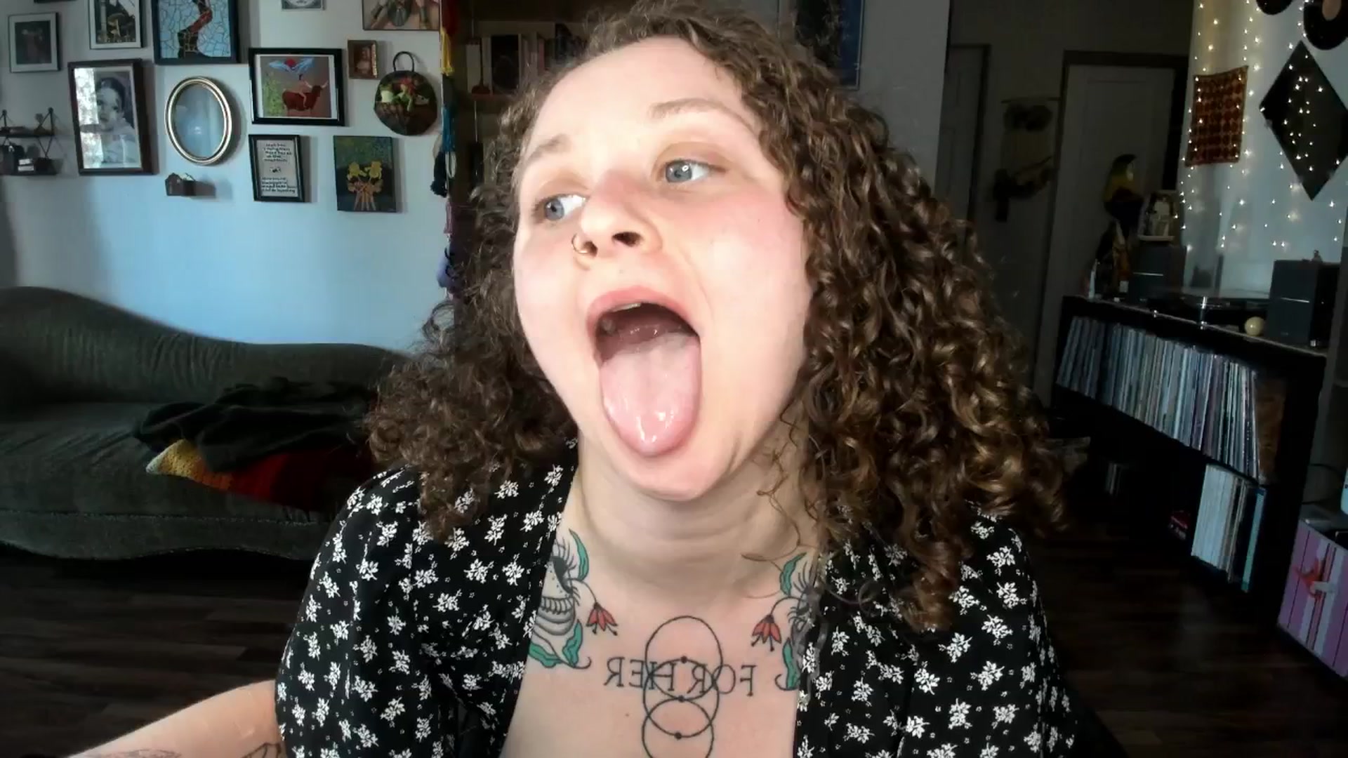 Gallery image thumbnail from PeachyQueen_'s myfreecams stream on, 05/06/2025, 21:54 image 18 of 20