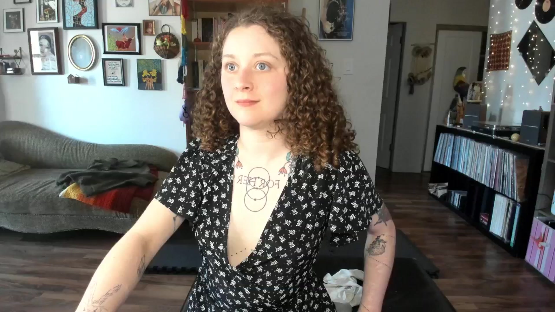 Gallery image thumbnail from PeachyQueen_'s myfreecams stream on, 05/06/2025, 21:54 image 4 of 20