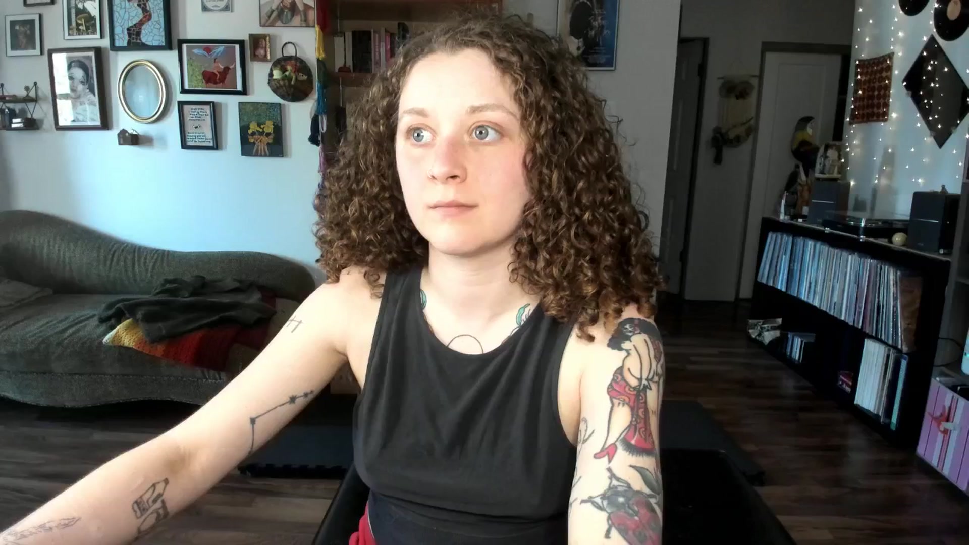 Gallery image thumbnail from PeachyQueen_'s myfreecams stream on, 05/06/2025, 21:54 image 1 of 20