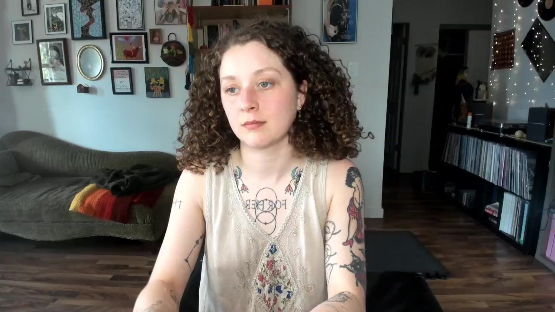 Gallery image thumbnail from PeachyQueen_'s myfreecams stream on, 05/13/2025, 21:16 image 2 of 20