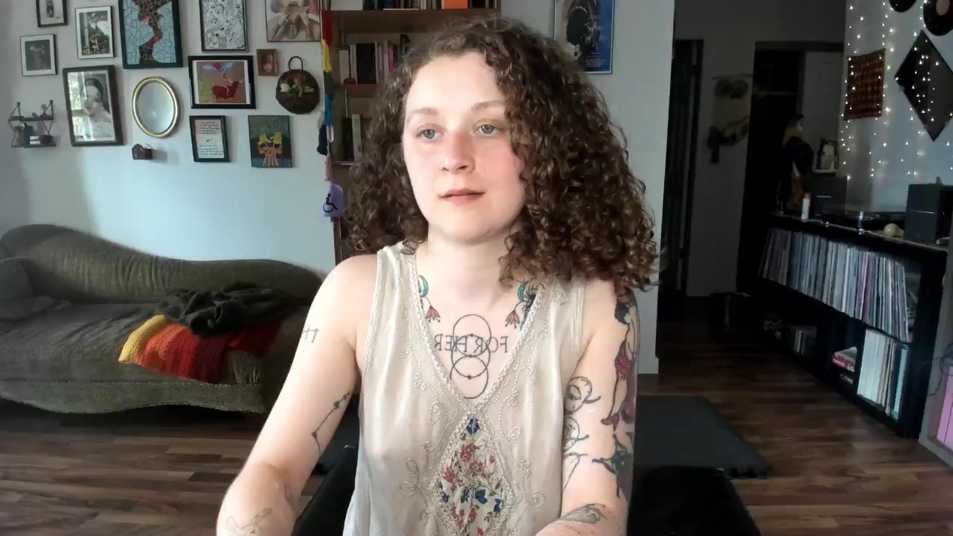 Gallery image thumbnail from PeachyQueen_'s myfreecams stream on, 05/13/2025, 21:16 image 4 of 20