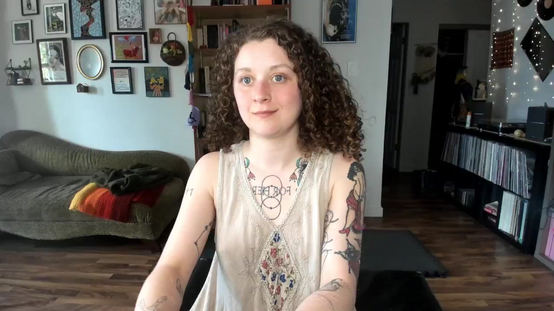 Gallery image thumbnail from PeachyQueen_'s myfreecams stream on, 05/13/2025, 21:16 image 5 of 20