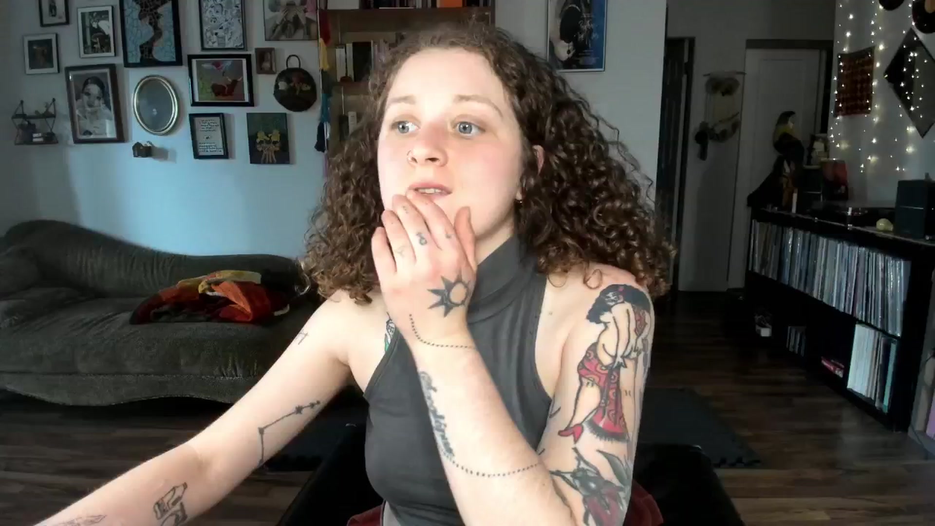 Gallery image thumbnail from PeachyQueen_'s myfreecams stream on, 05/16/2025, 24:25 image 20 of 20