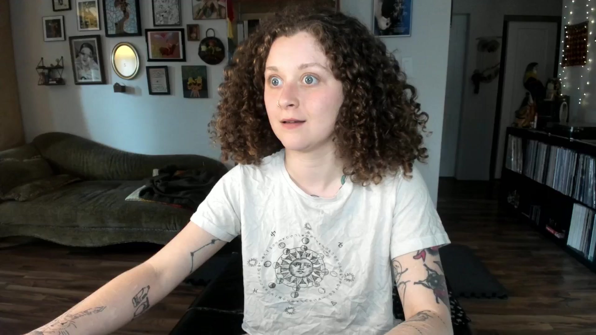 Gallery image thumbnail from PeachyQueen_'s myfreecams stream on, 05/21/2025, 21:26 image 11 of 20