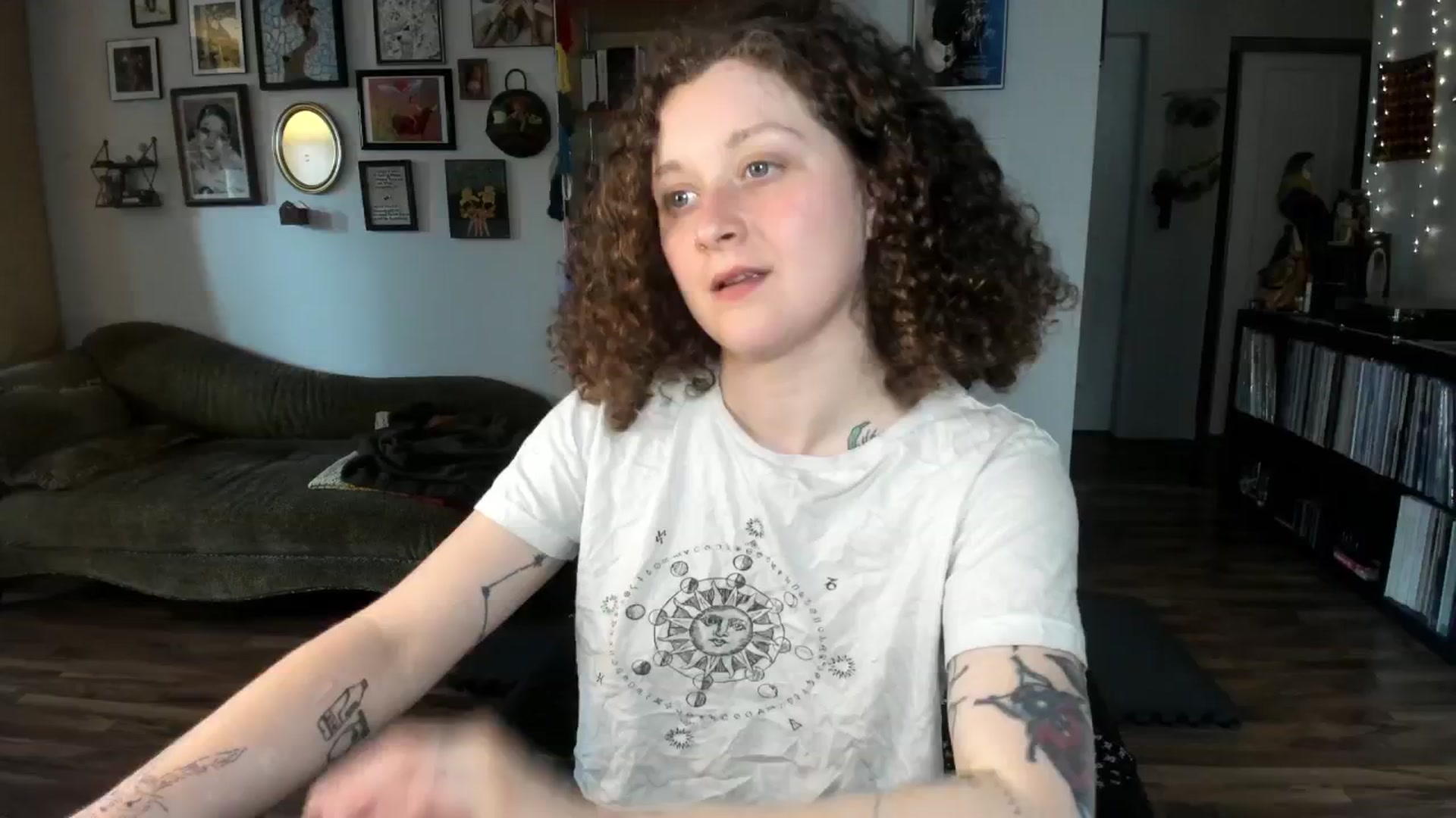 Gallery image thumbnail from PeachyQueen_'s myfreecams stream on, 05/21/2025, 21:26 image 5 of 20