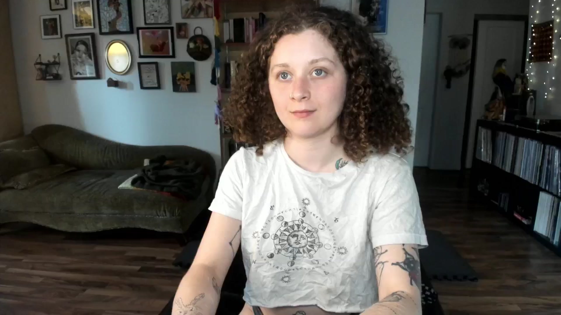 Gallery image thumbnail from PeachyQueen_'s myfreecams stream on, 05/21/2025, 21:26 image 7 of 20