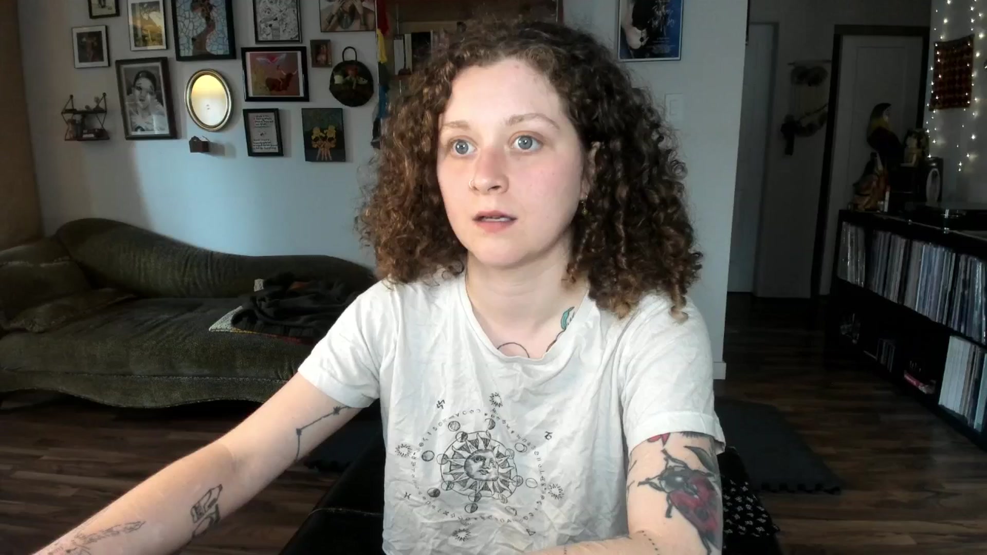 Gallery image thumbnail from PeachyQueen_'s myfreecams stream on, 05/21/2025, 21:26 image 10 of 20