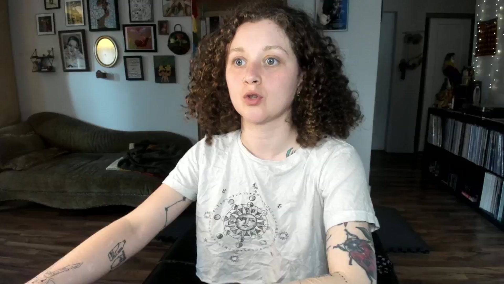 Gallery image thumbnail from PeachyQueen_'s myfreecams stream on, 05/21/2025, 21:26 image 6 of 20