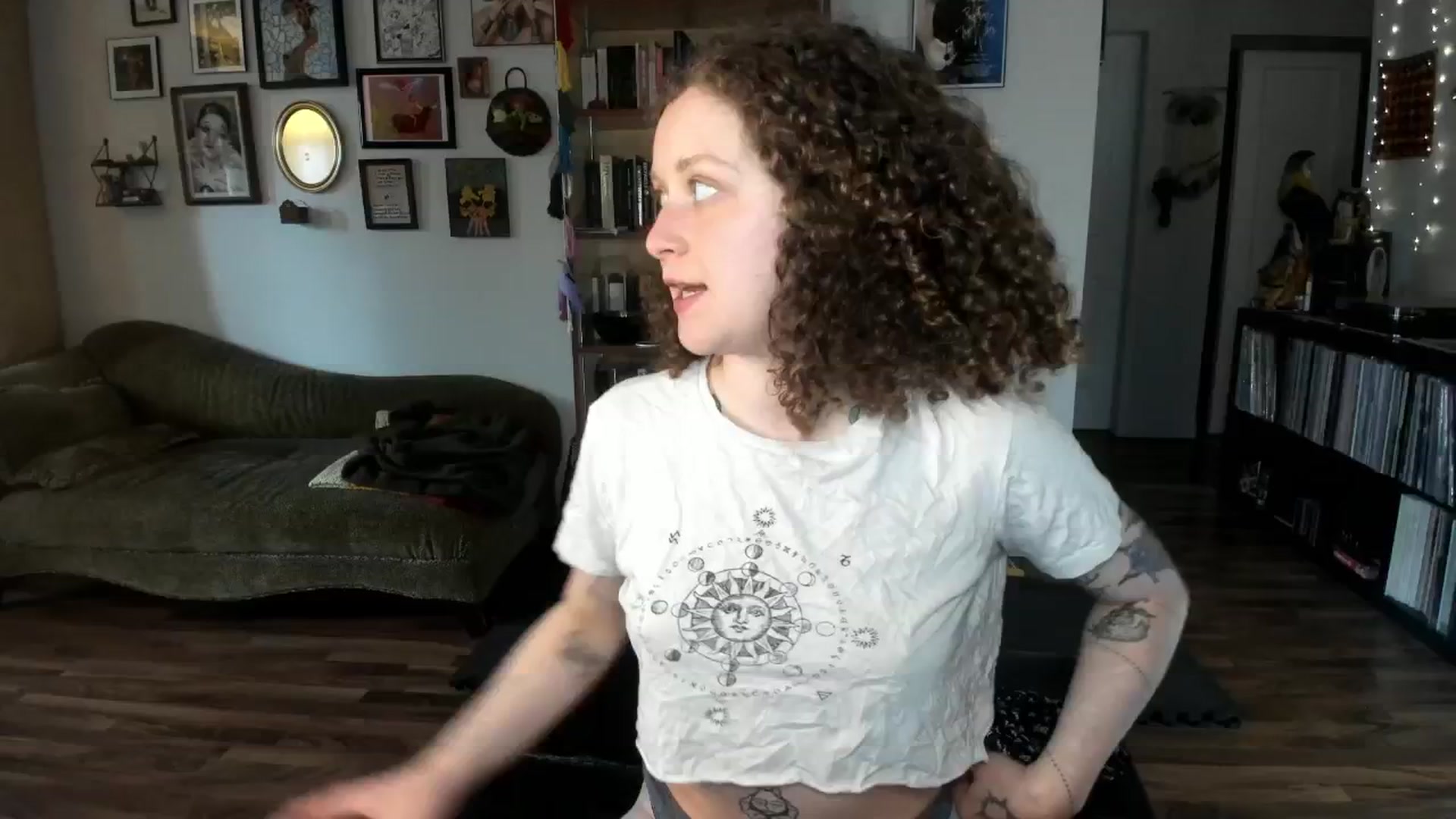 Gallery image thumbnail from PeachyQueen_'s myfreecams stream on, 05/21/2025, 21:26 image 1 of 20