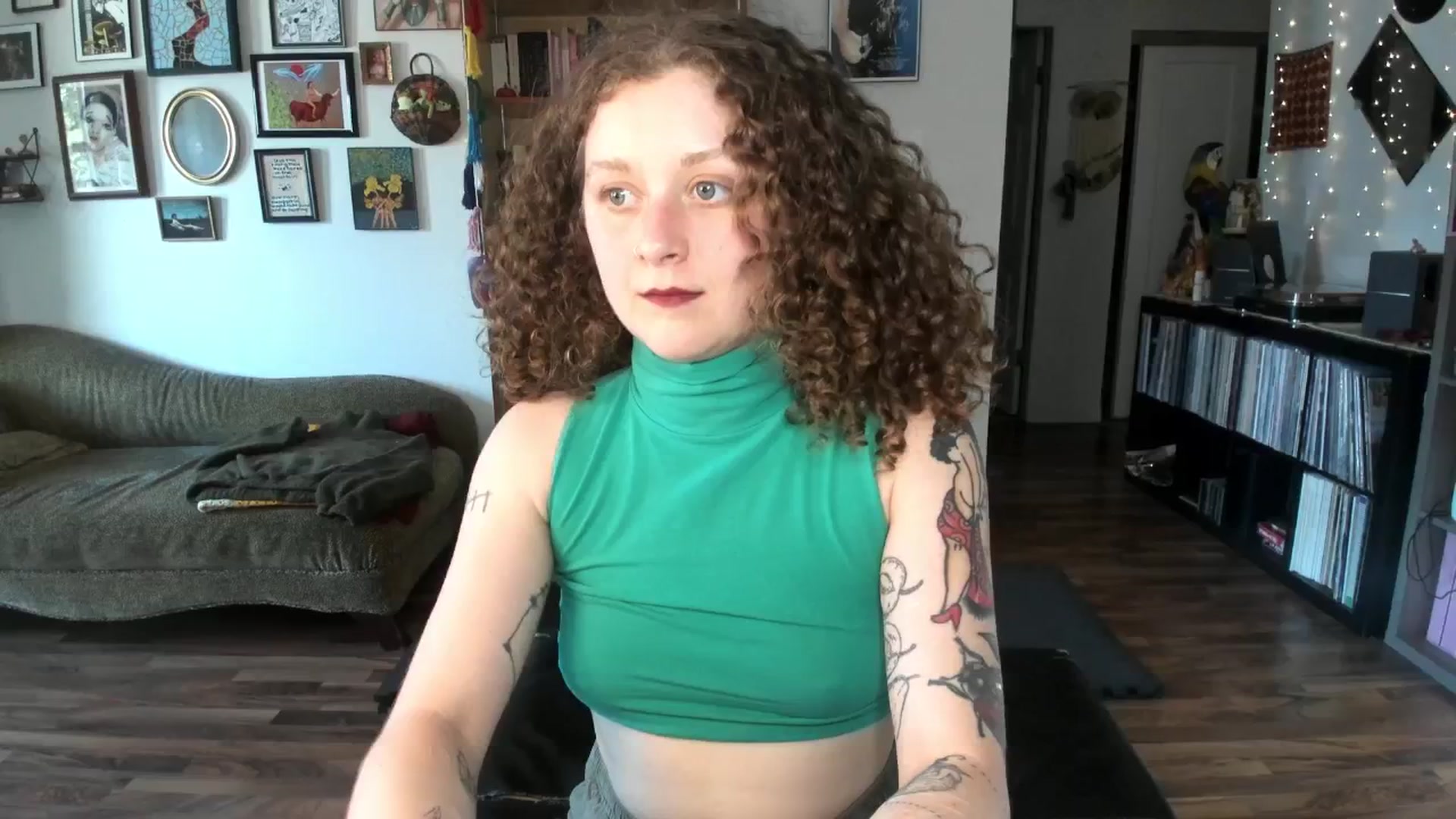 Gallery image thumbnail from PeachyQueen_'s myfreecams stream on, 05/26/2025, 20:41 image 5 of 20