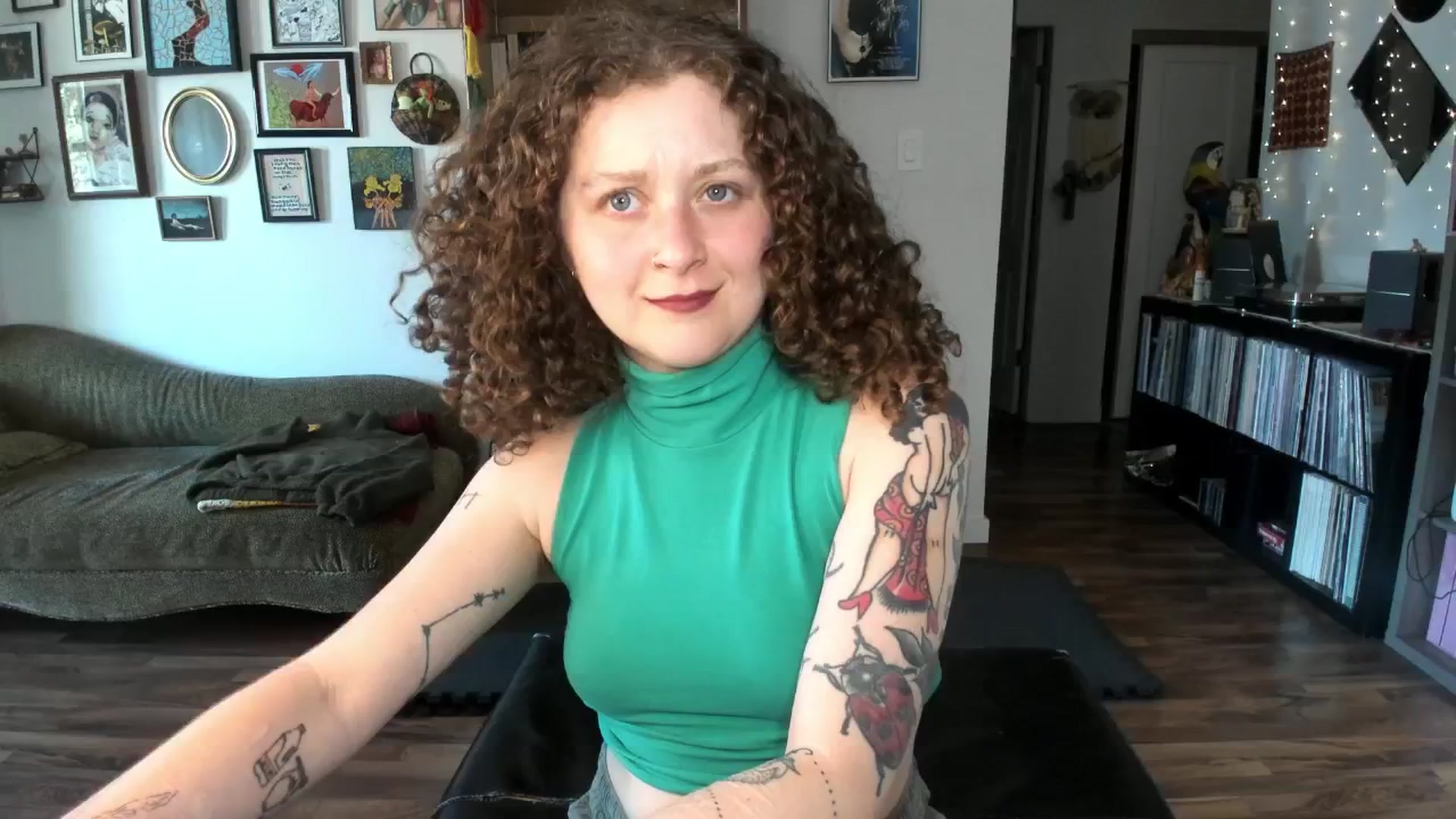 Gallery image thumbnail from PeachyQueen_'s myfreecams stream on, 05/26/2025, 20:41 image 17 of 20
