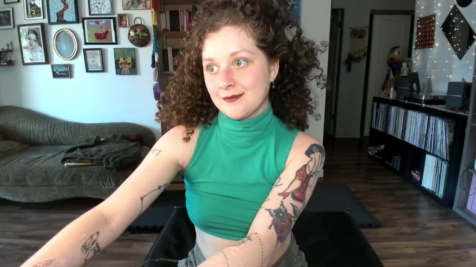 Gallery image thumbnail from PeachyQueen_'s myfreecams stream on, 05/26/2025, 20:41 image 13 of 20