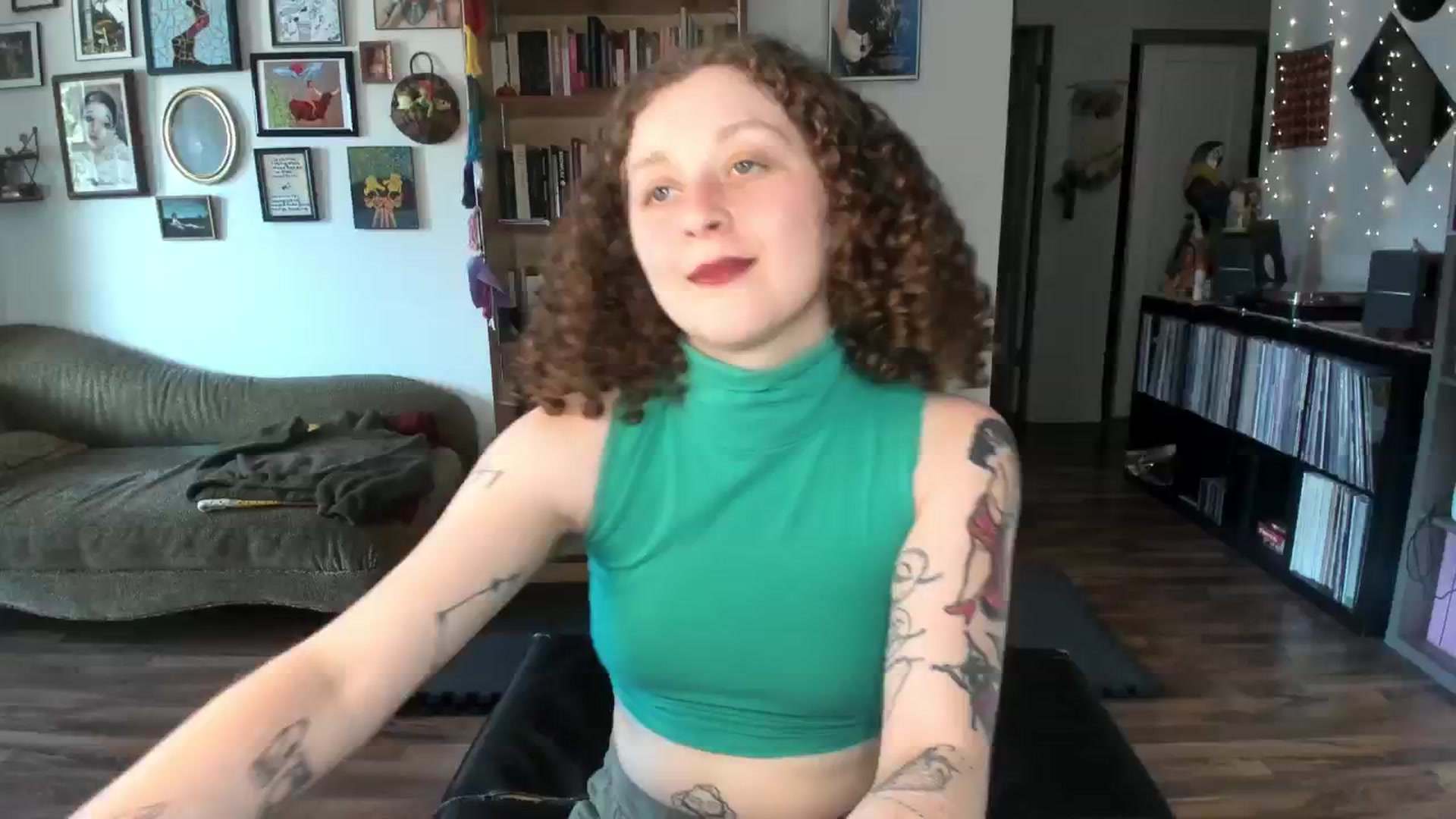 Gallery image thumbnail from PeachyQueen_'s myfreecams stream on, 05/26/2025, 20:41 image 1 of 20