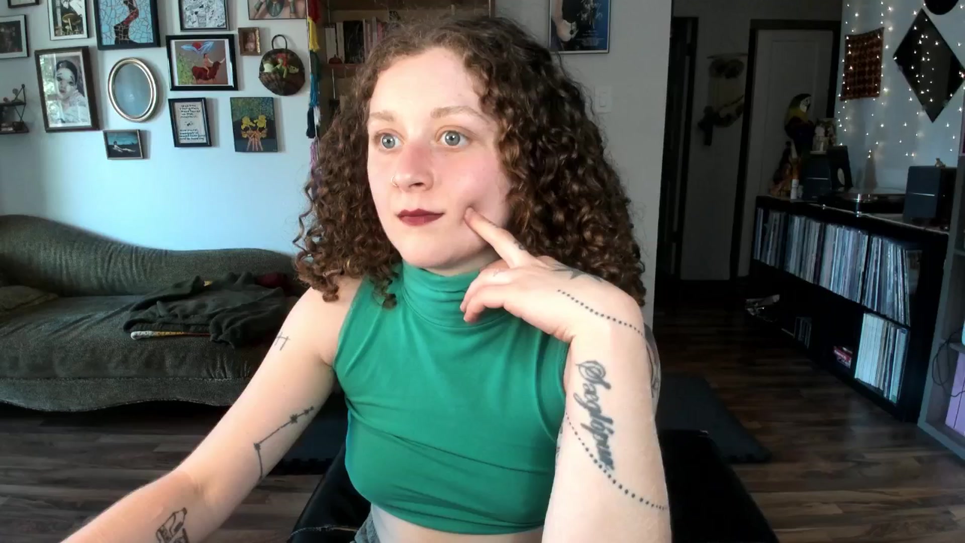 Gallery image thumbnail from PeachyQueen_'s myfreecams stream on, 05/26/2025, 20:41 image 4 of 20