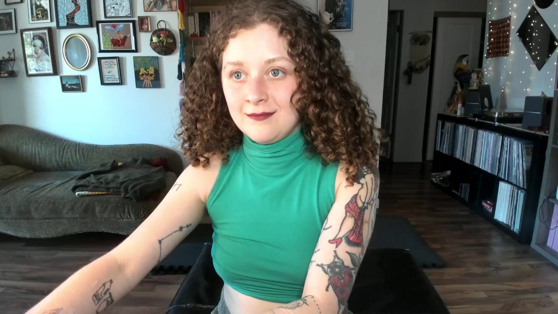 Gallery image thumbnail from PeachyQueen_'s myfreecams stream on, 05/26/2025, 20:41 image 11 of 20