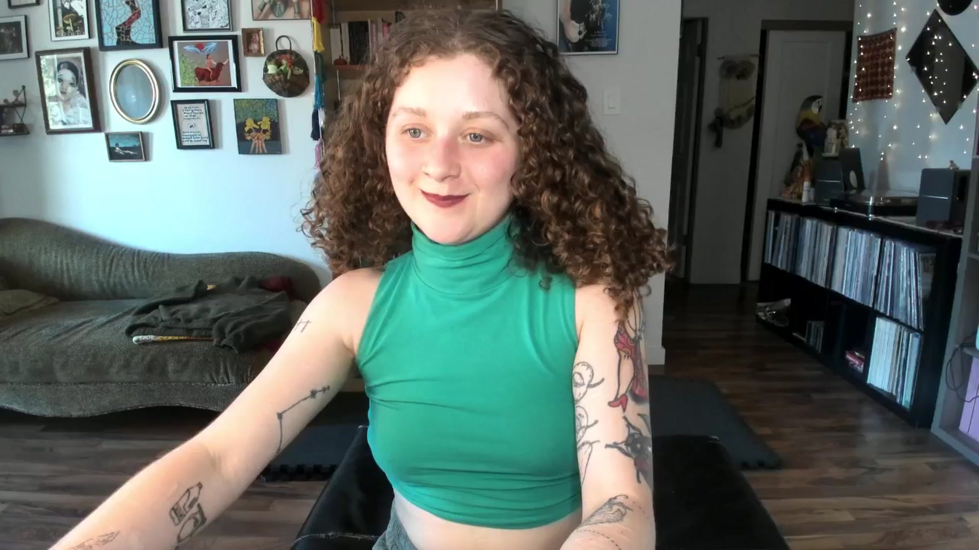 Gallery image thumbnail from PeachyQueen_'s myfreecams stream on, 05/26/2025, 20:41 image 10 of 20