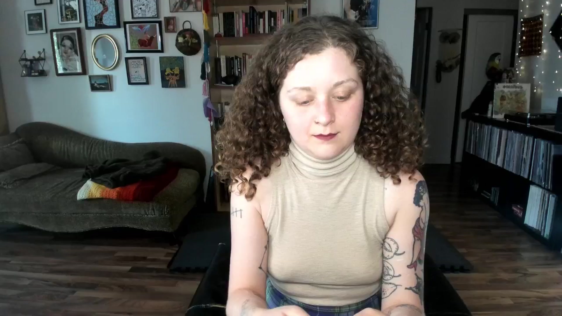 Gallery image thumbnail from PeachyQueen_'s myfreecams stream on, 05/30/2025, 20:20 image 6 of 20