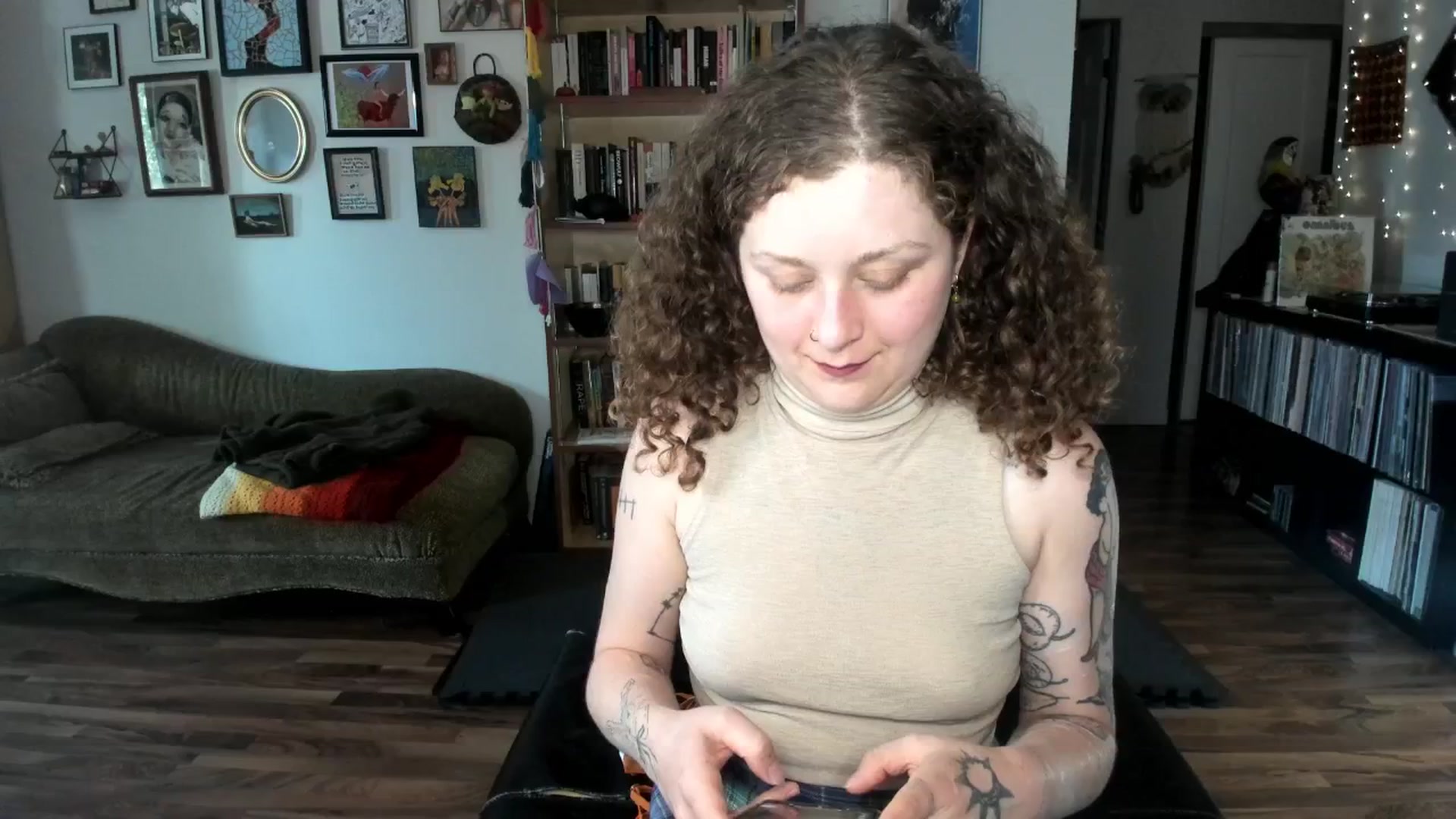 Gallery image thumbnail from PeachyQueen_'s myfreecams stream on, 05/30/2025, 20:20 image 7 of 20