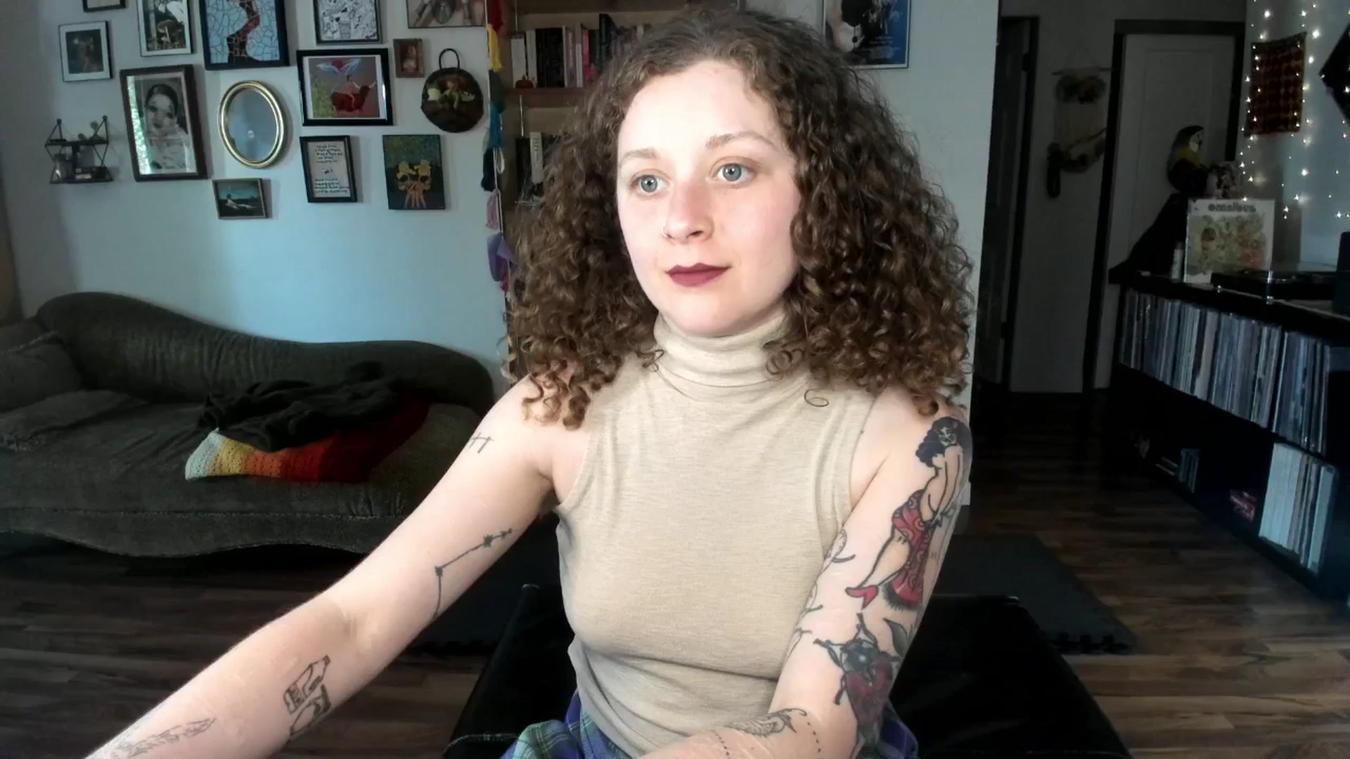 Gallery image thumbnail from PeachyQueen_'s myfreecams stream on, 05/30/2025, 20:20 image 20 of 20