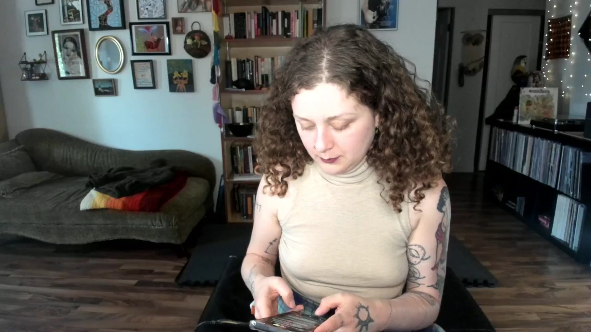 Gallery image thumbnail from PeachyQueen_'s myfreecams stream on, 05/30/2025, 20:20 image 10 of 20