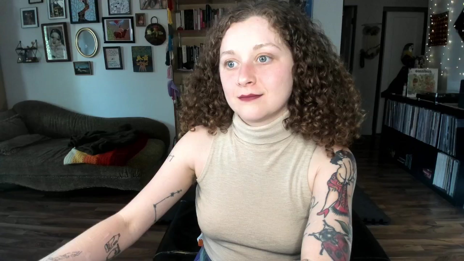 Gallery image thumbnail from PeachyQueen_'s myfreecams stream on, 05/30/2025, 20:20 image 12 of 20