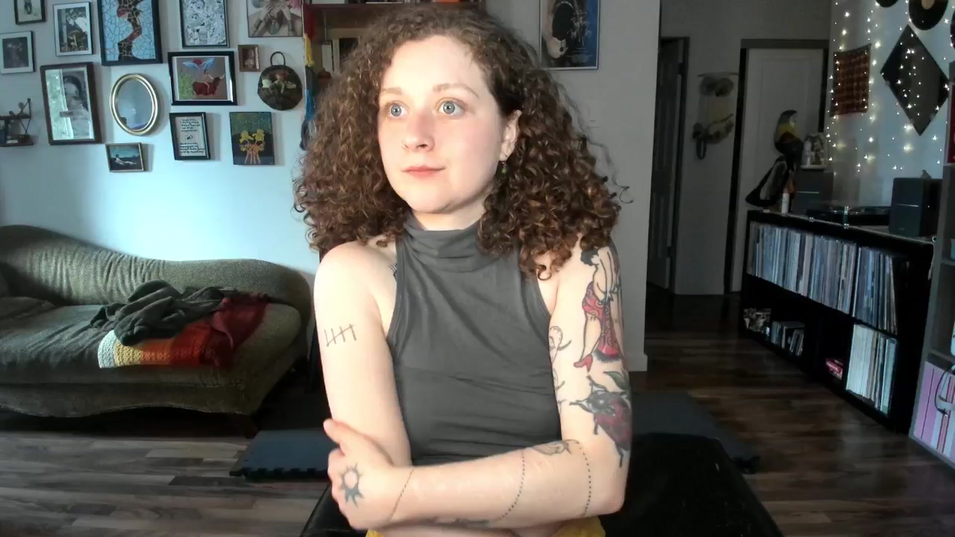 Gallery image thumbnail from PeachyQueen_'s myfreecams stream on, 06/02/2025, 20:30 image 10 of 20
