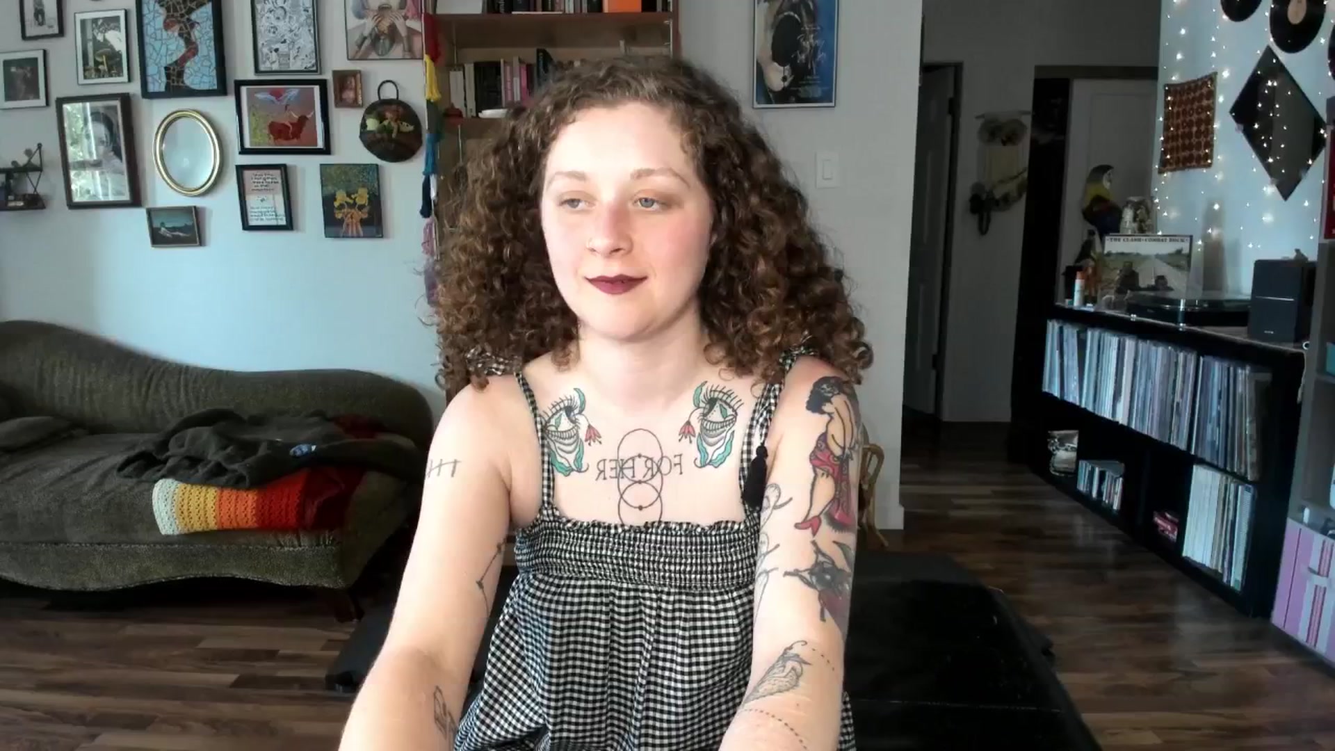 Gallery image thumbnail from PeachyQueen_'s myfreecams stream on, 06/05/2025, 20:06 image 8 of 20