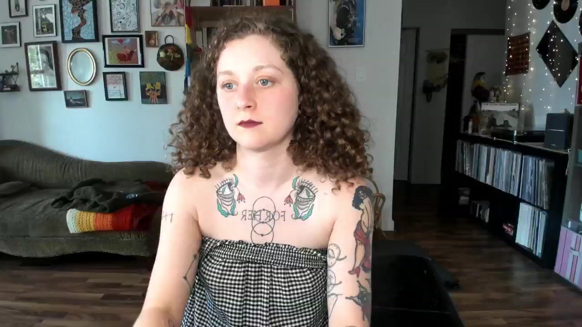 Gallery image thumbnail from PeachyQueen_'s myfreecams stream on, 06/05/2025, 20:06 image 20 of 20