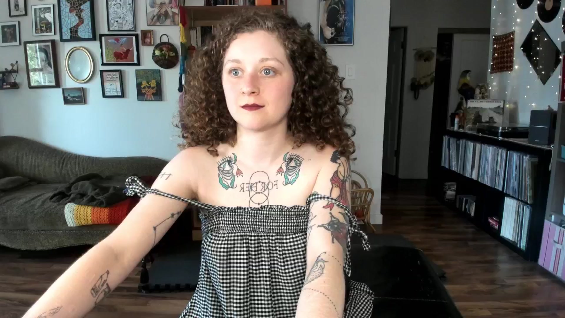 Gallery image thumbnail from PeachyQueen_'s myfreecams stream on, 06/05/2025, 20:06 image 13 of 20