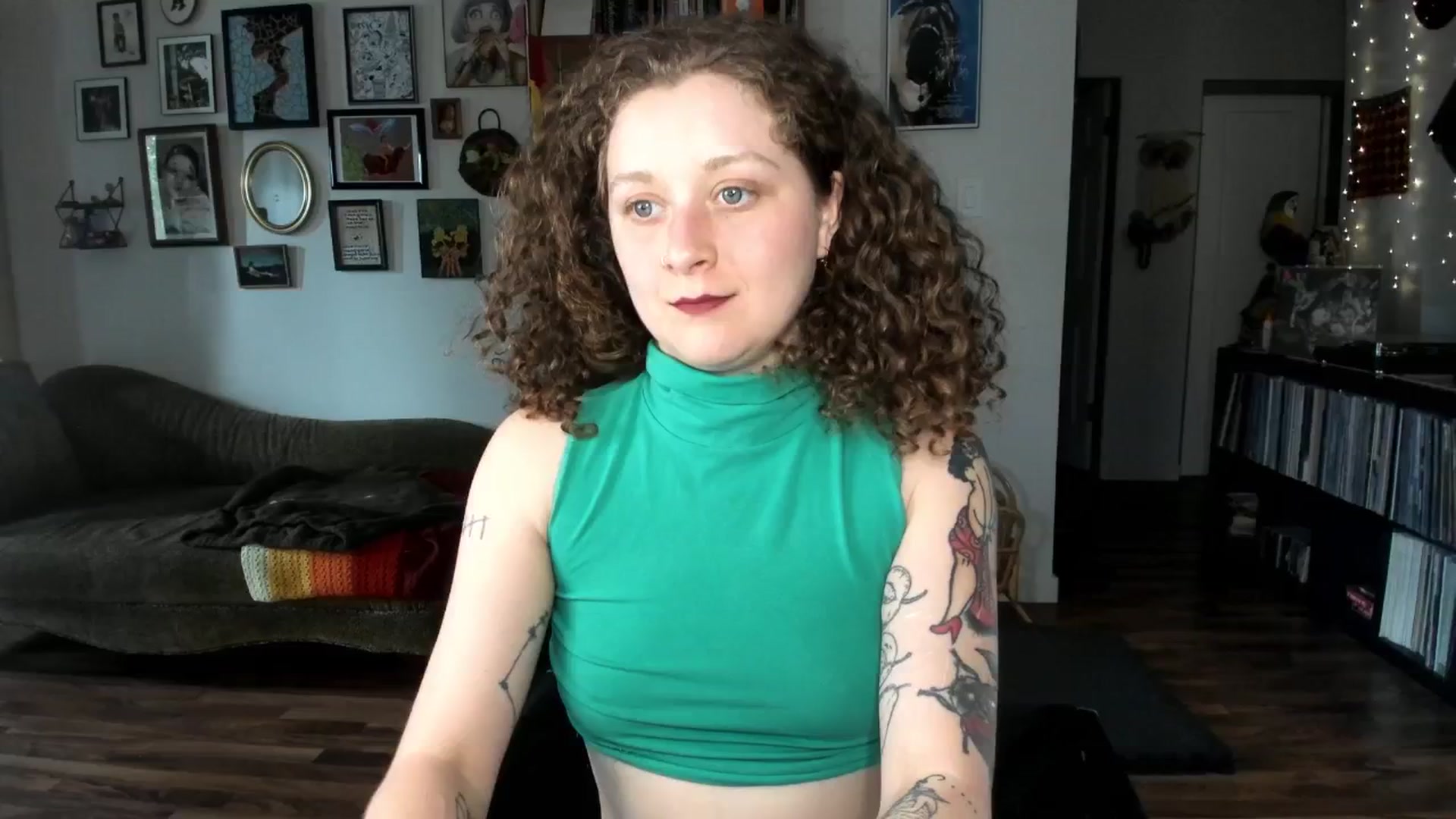 Gallery image thumbnail from PeachyQueen_'s myfreecams stream on, 06/06/2025, 21:51 image 5 of 20