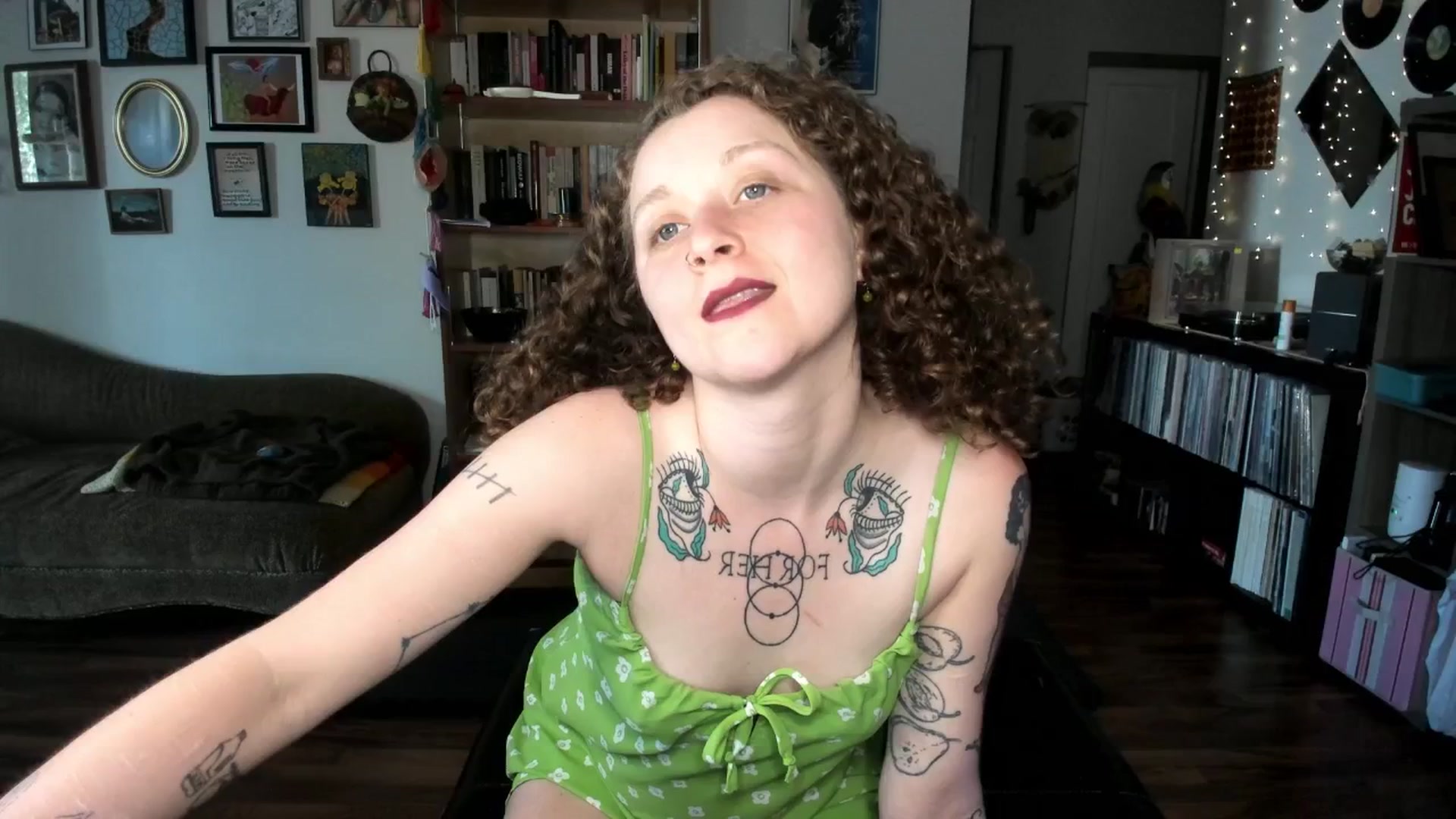 Gallery image thumbnail from PeachyQueen_'s myfreecams stream on, 06/09/2025, 21:58 image 3 of 20