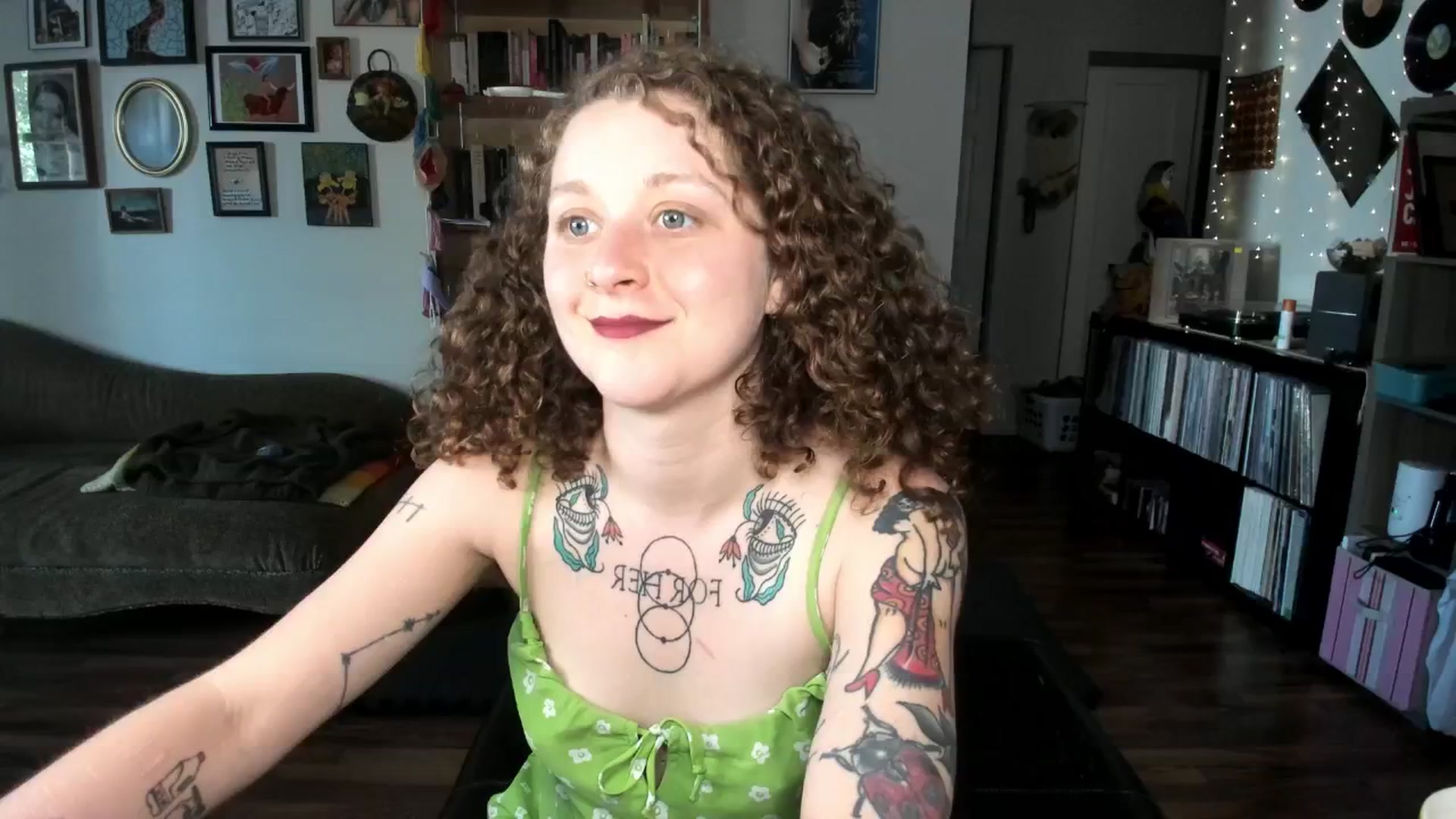 Gallery image thumbnail from PeachyQueen_'s myfreecams stream on, 06/09/2025, 21:58 image 16 of 20
